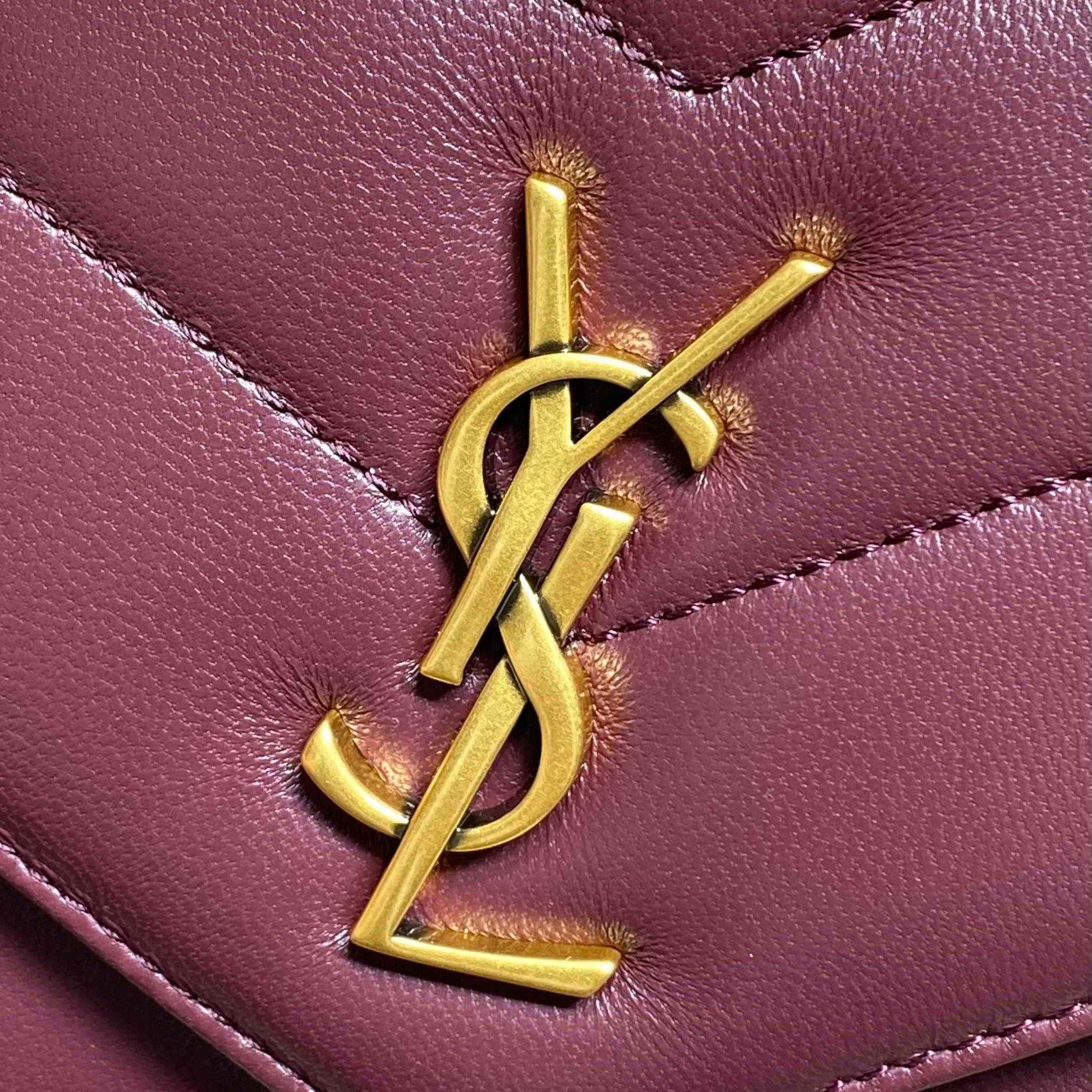 Saint Laurent LOULOU Toy Crossbody In MATELASSÉ Lambskin - DesignerGu