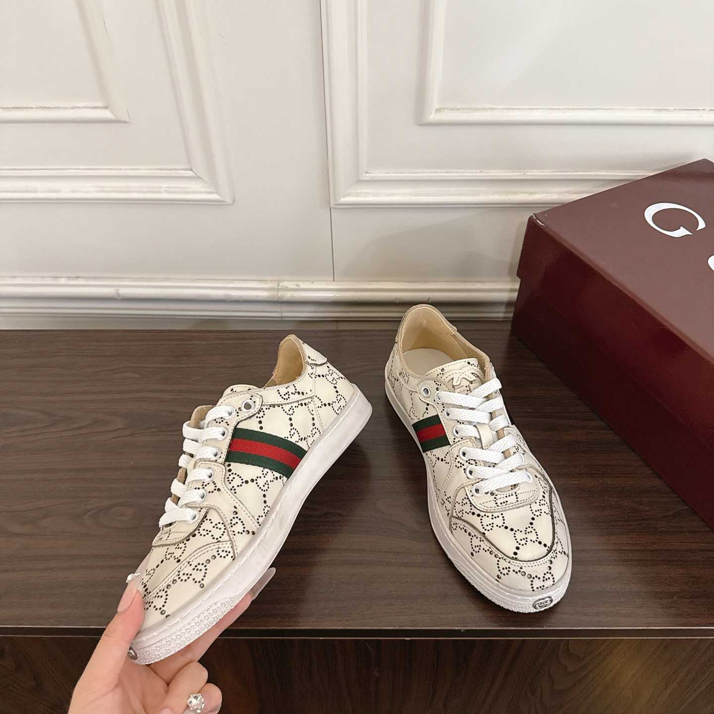 Gucci Stretch Low-Top Sneaker - DesignerGu