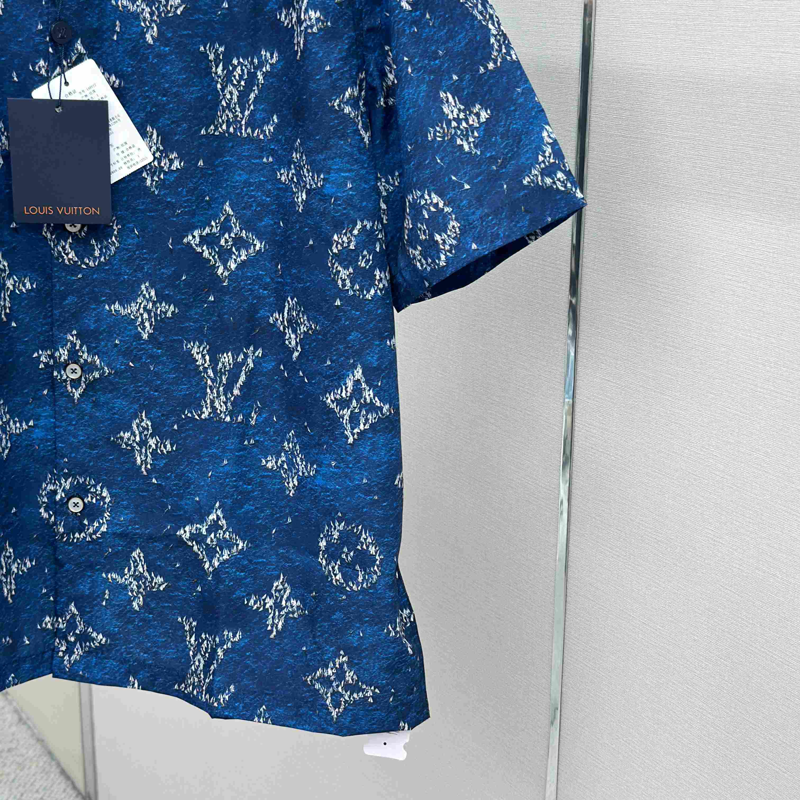 Louis Vuitton Printed Monogram Short-Sleeved Shirt   1AHVTY - DesignerGu