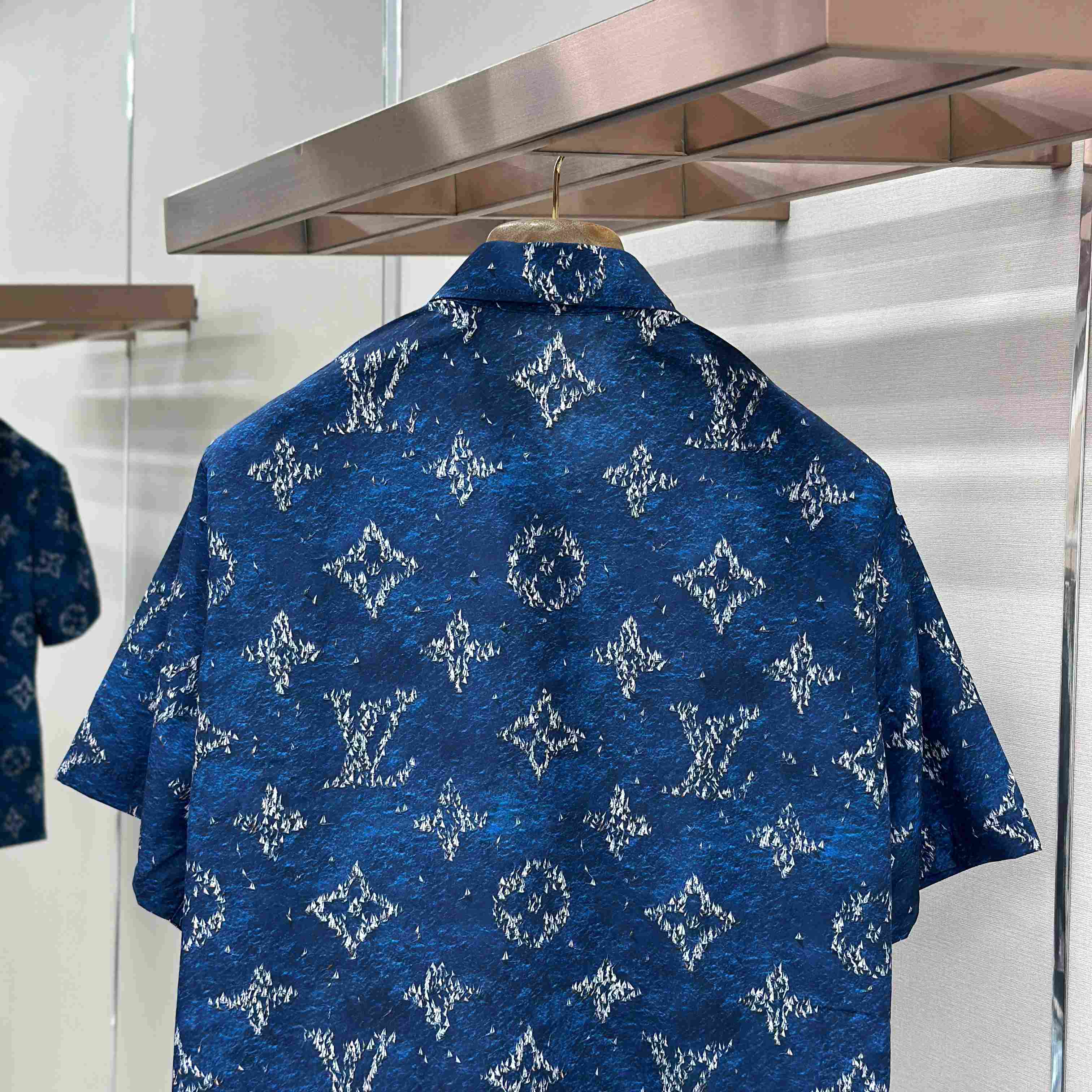 Louis Vuitton Printed Monogram Short-Sleeved Shirt   1AHVTY - DesignerGu