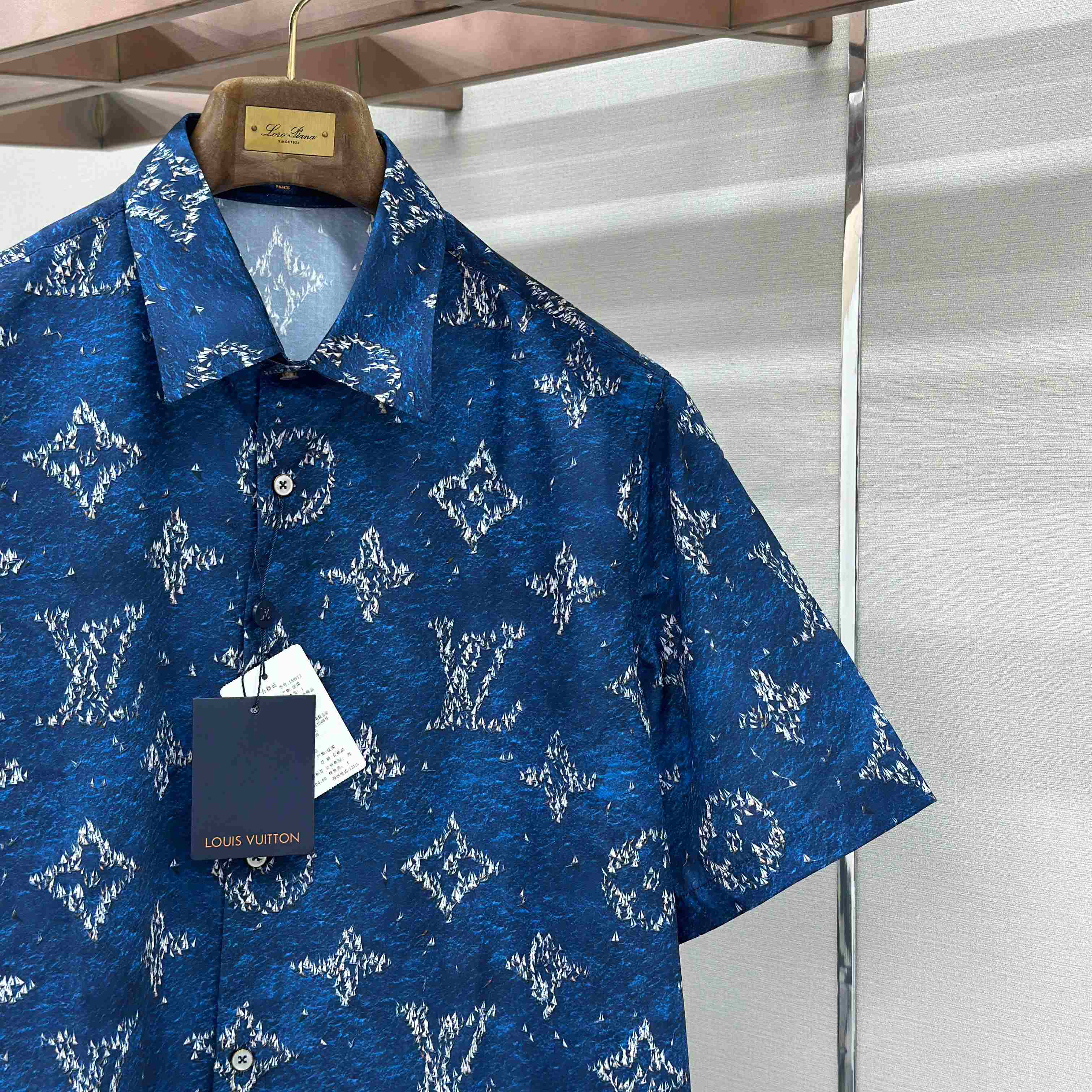 Louis Vuitton Printed Monogram Short-Sleeved Shirt   1AHVTY - DesignerGu