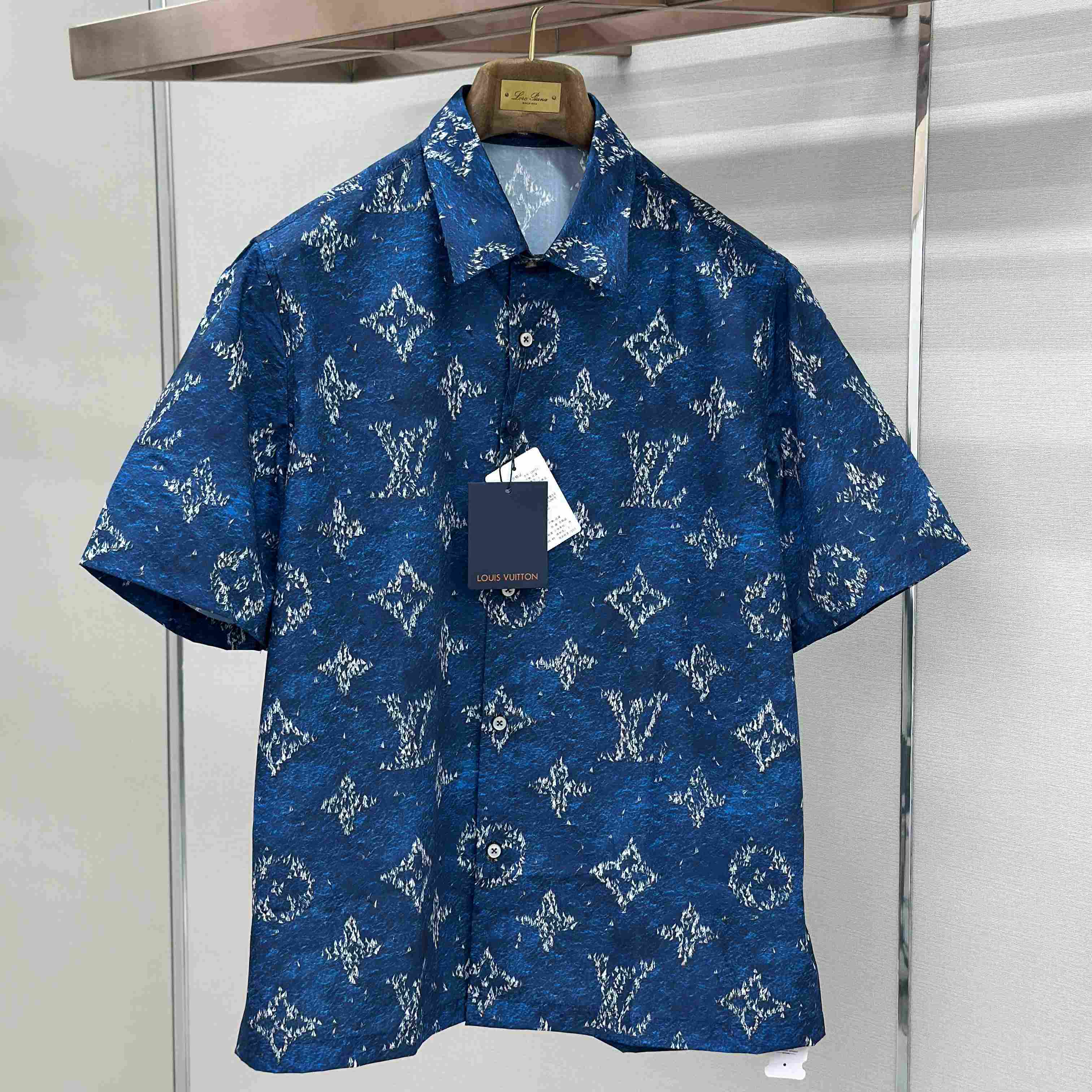 Louis Vuitton Printed Monogram Short-Sleeved Shirt   1AHVTY - DesignerGu