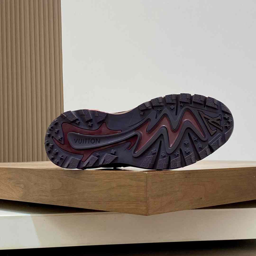 Louis Vuitton  Runner Tatic Sneaker  - DesignerGu