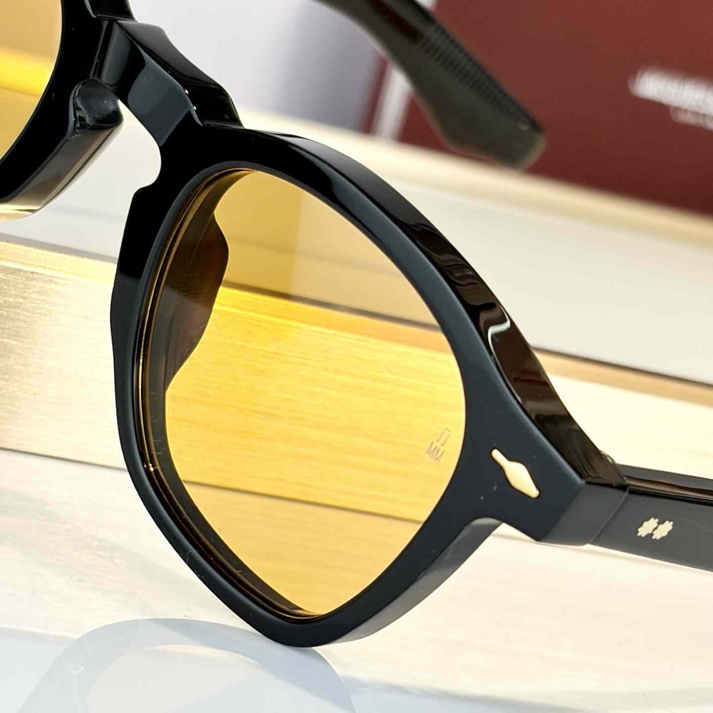Jacquemus Zephirin Sunglasses - DesignerGu