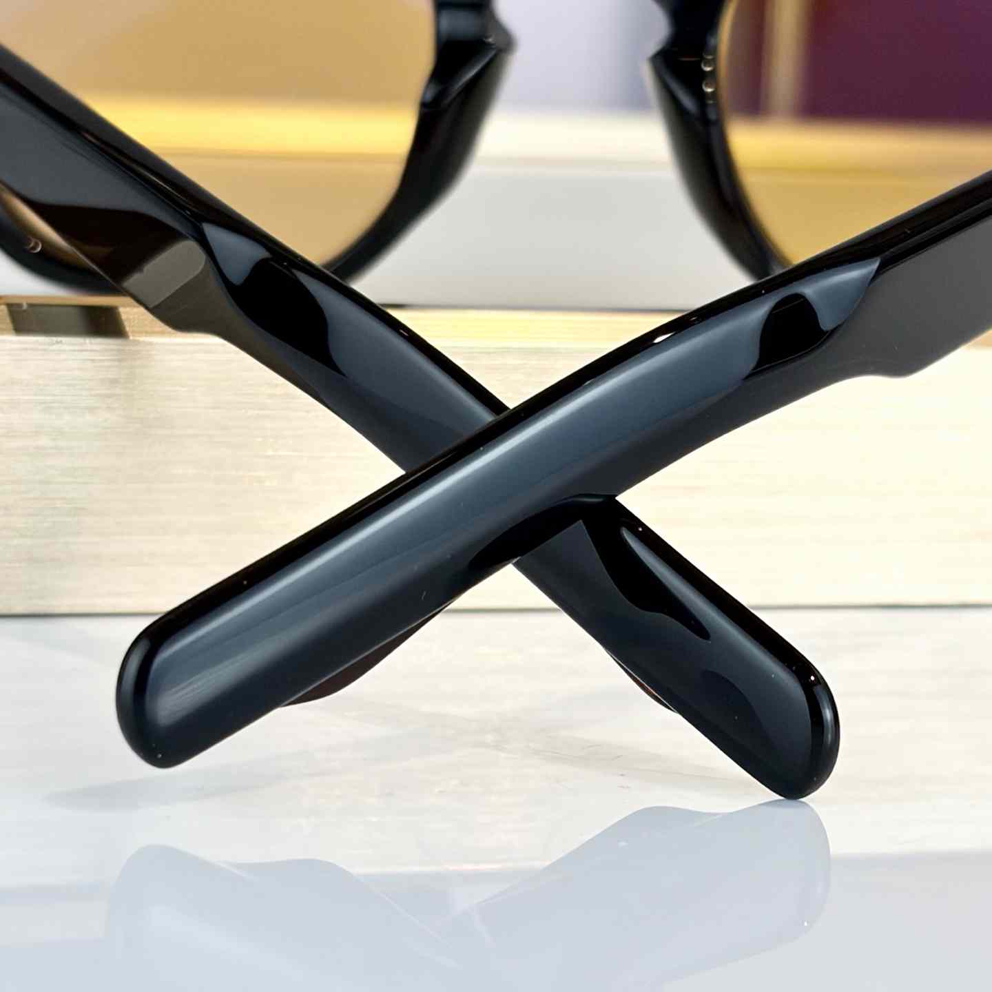 Jacquemus Zephirin Sunglasses - DesignerGu