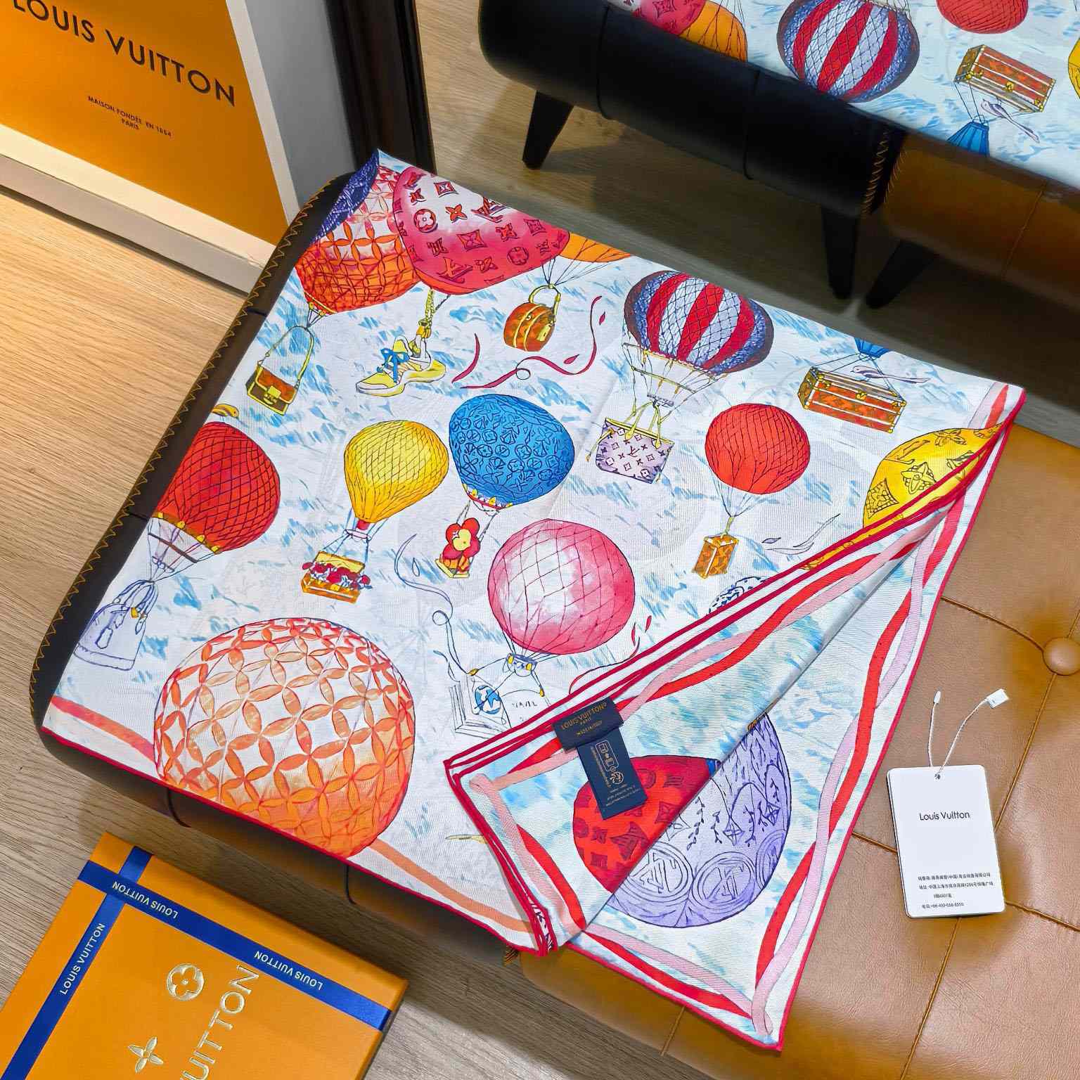 Louis Vuitton Up And Away Square 90 M77662 - DesignerGu