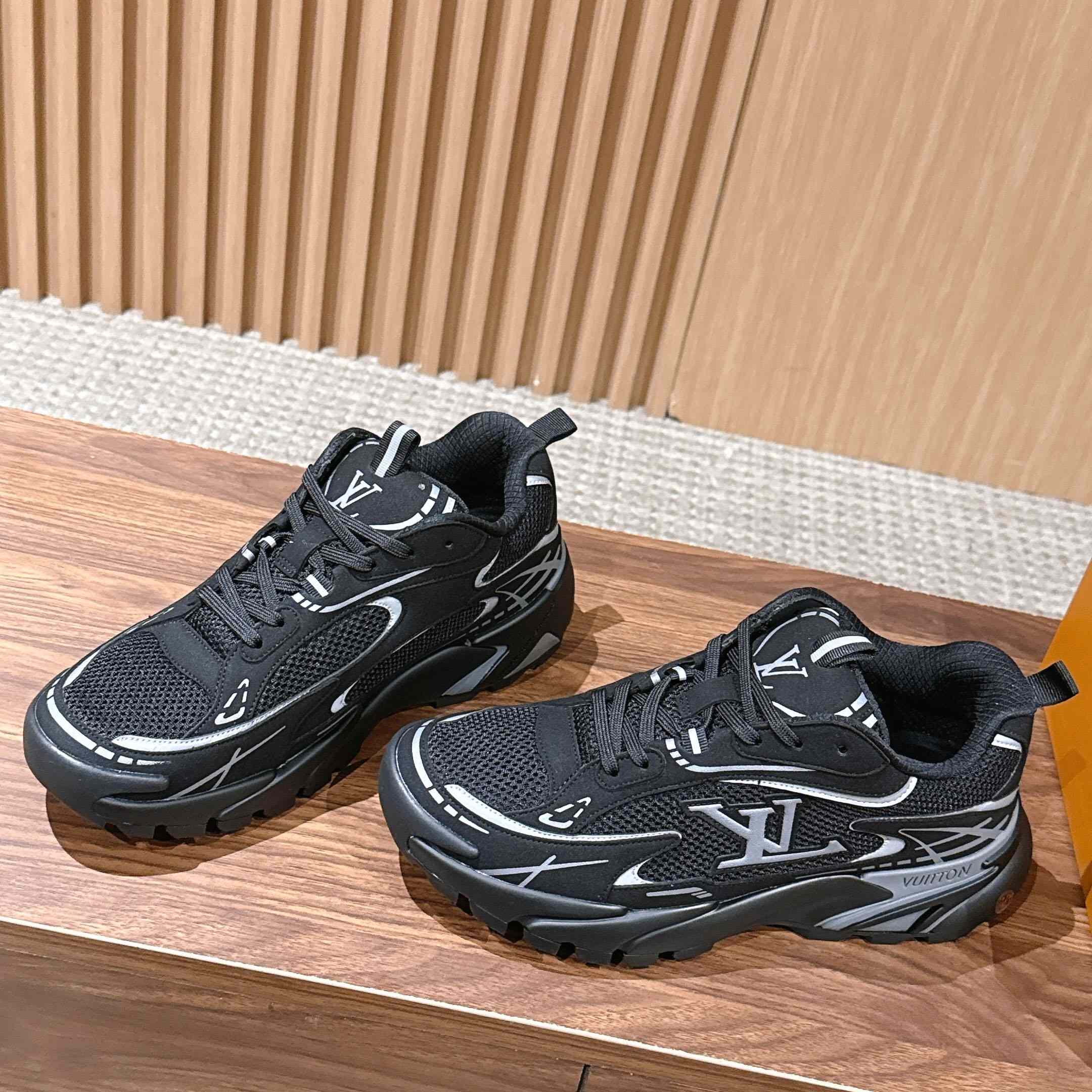 Louis Vuitton LV Tatic Runner Sneaker 1AKC3L - DesignerGu