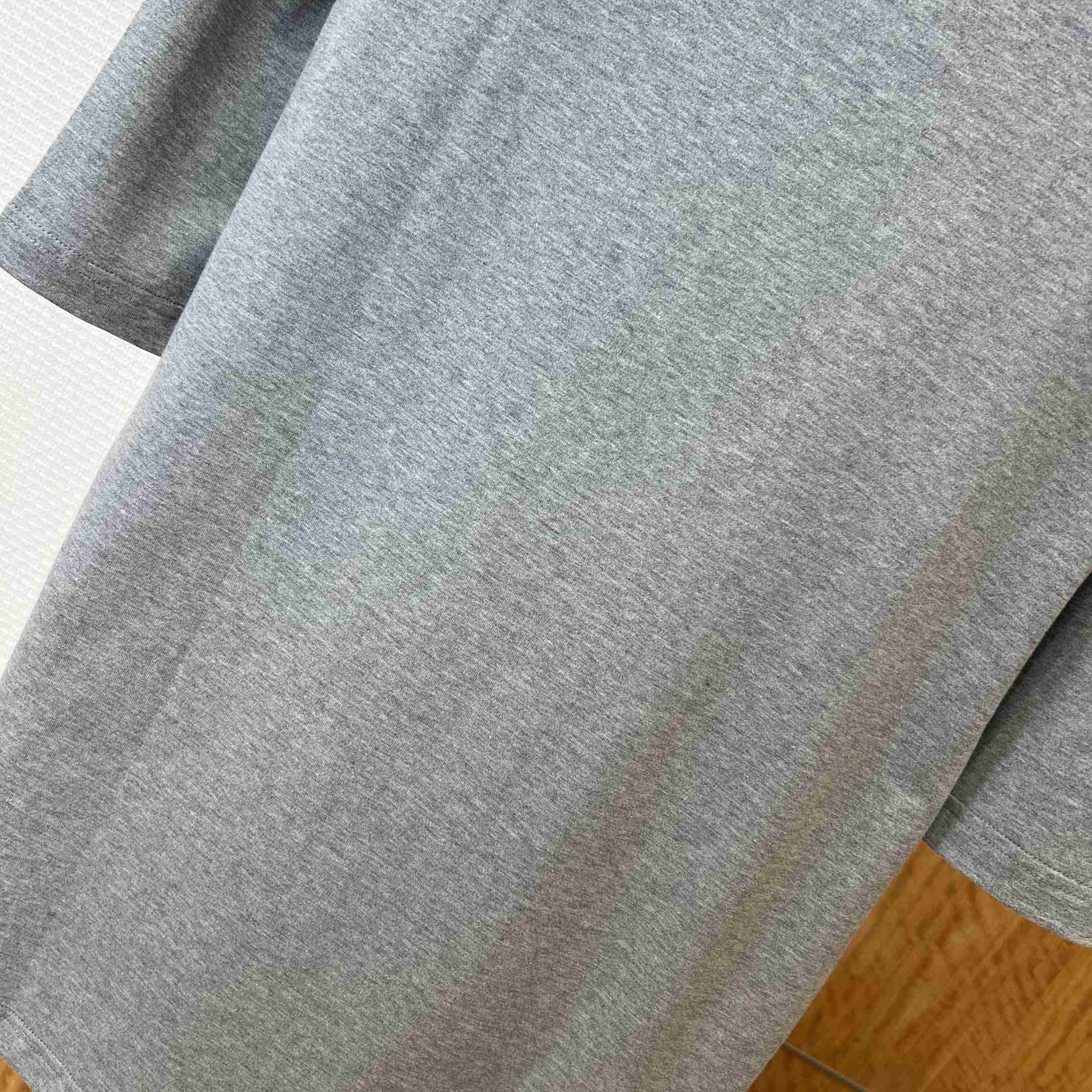Burberry Logo Cotton T-shirt - DesignerGu