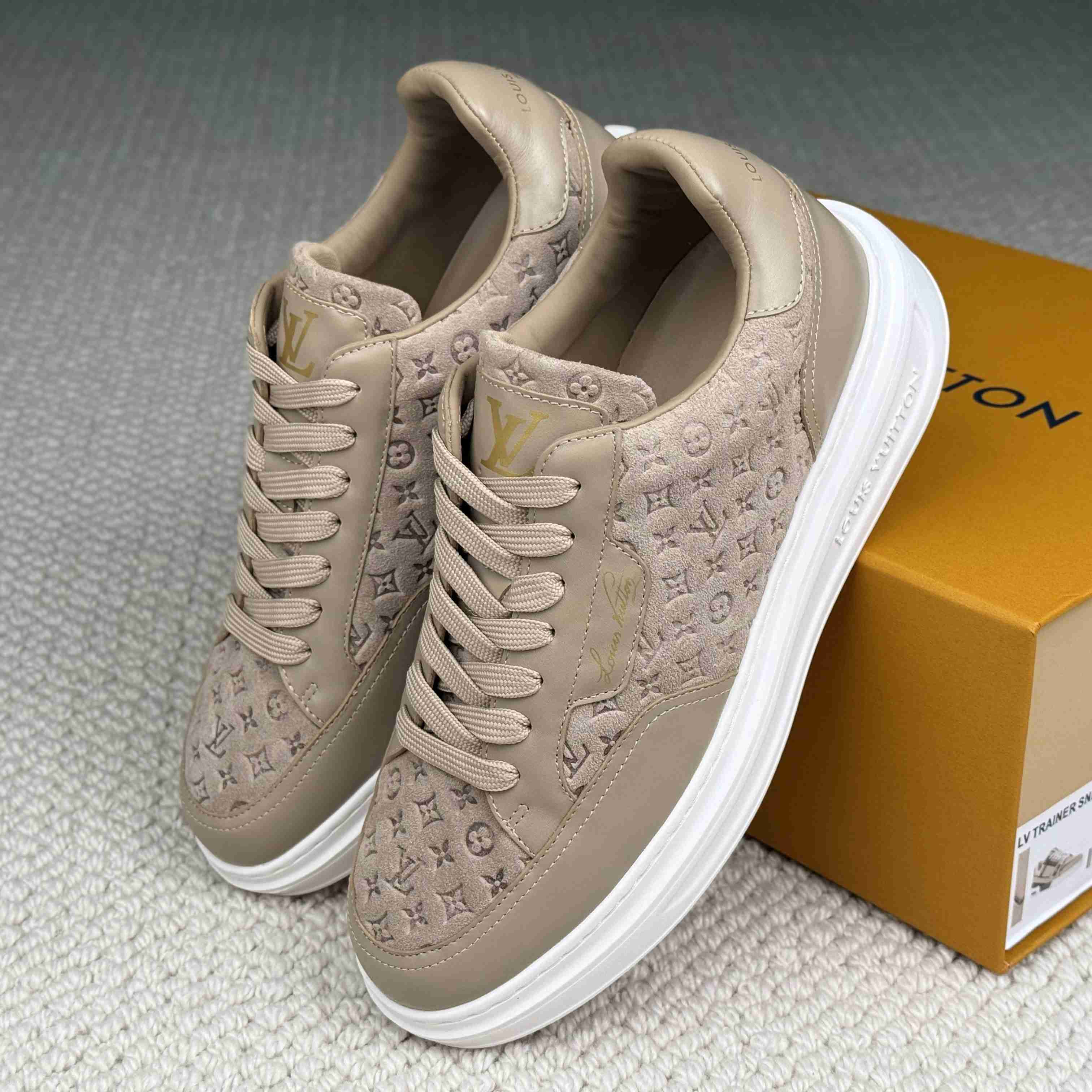 Louis Vuitton Beverly Hills Sneaker 1AKBRR - DesignerGu