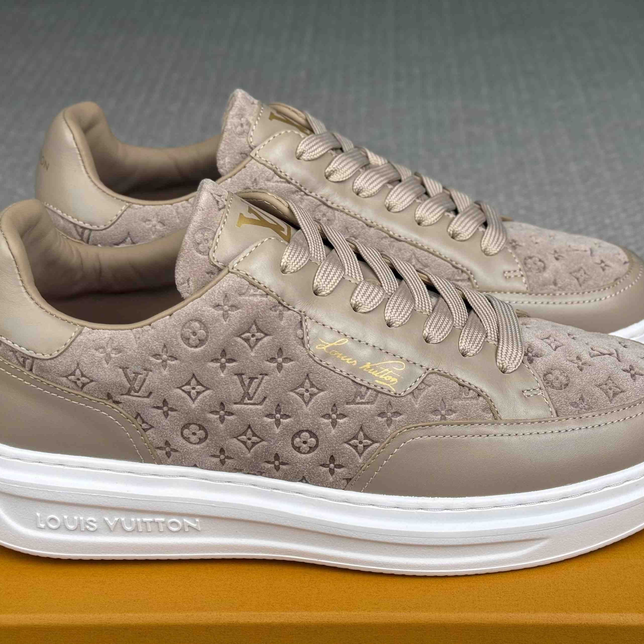 Louis Vuitton Beverly Hills Sneaker 1AKBRR - DesignerGu