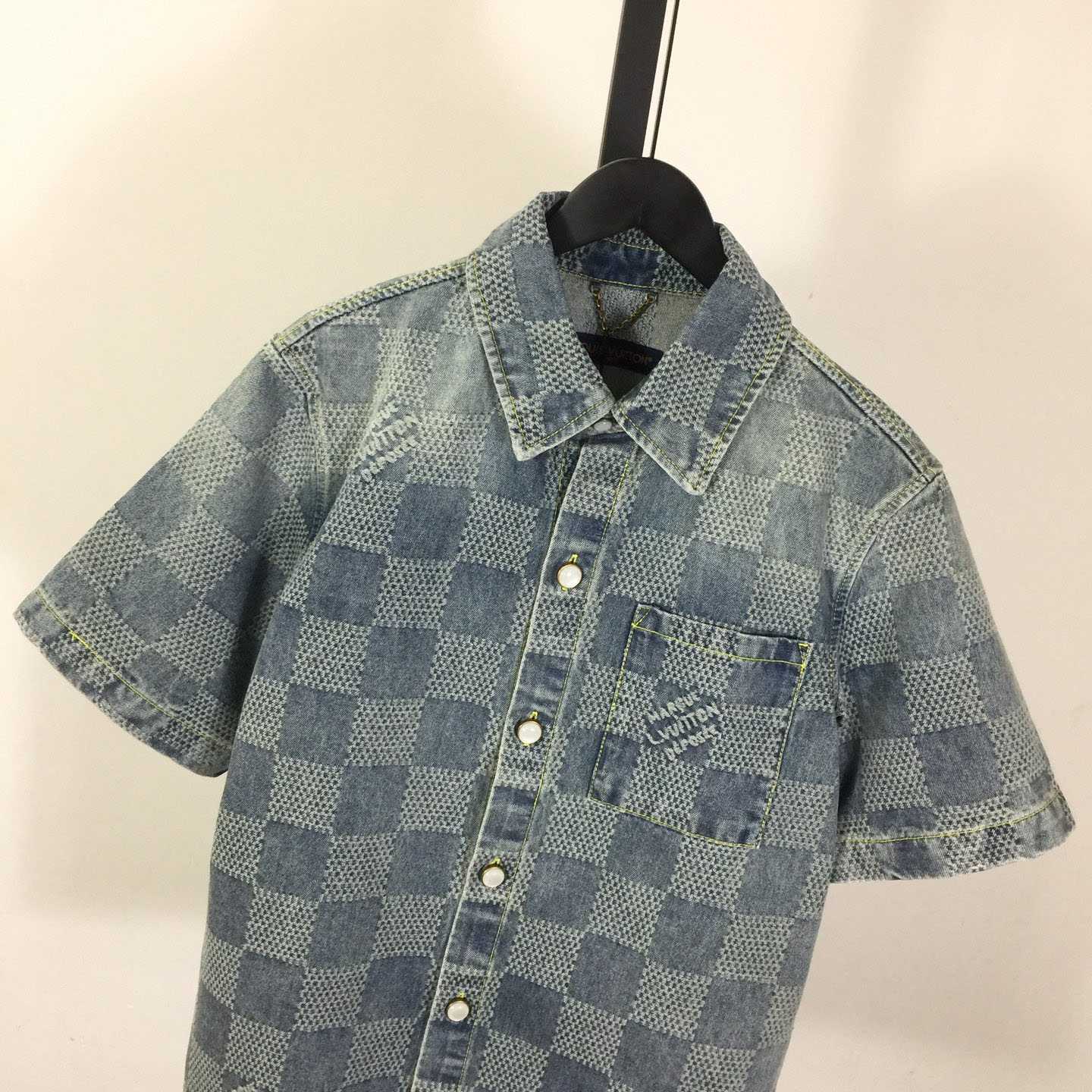 Louis Vuitton Damier 3D Light Denim Short-Sleeved Shirt 1AHVZ4 - DesignerGu