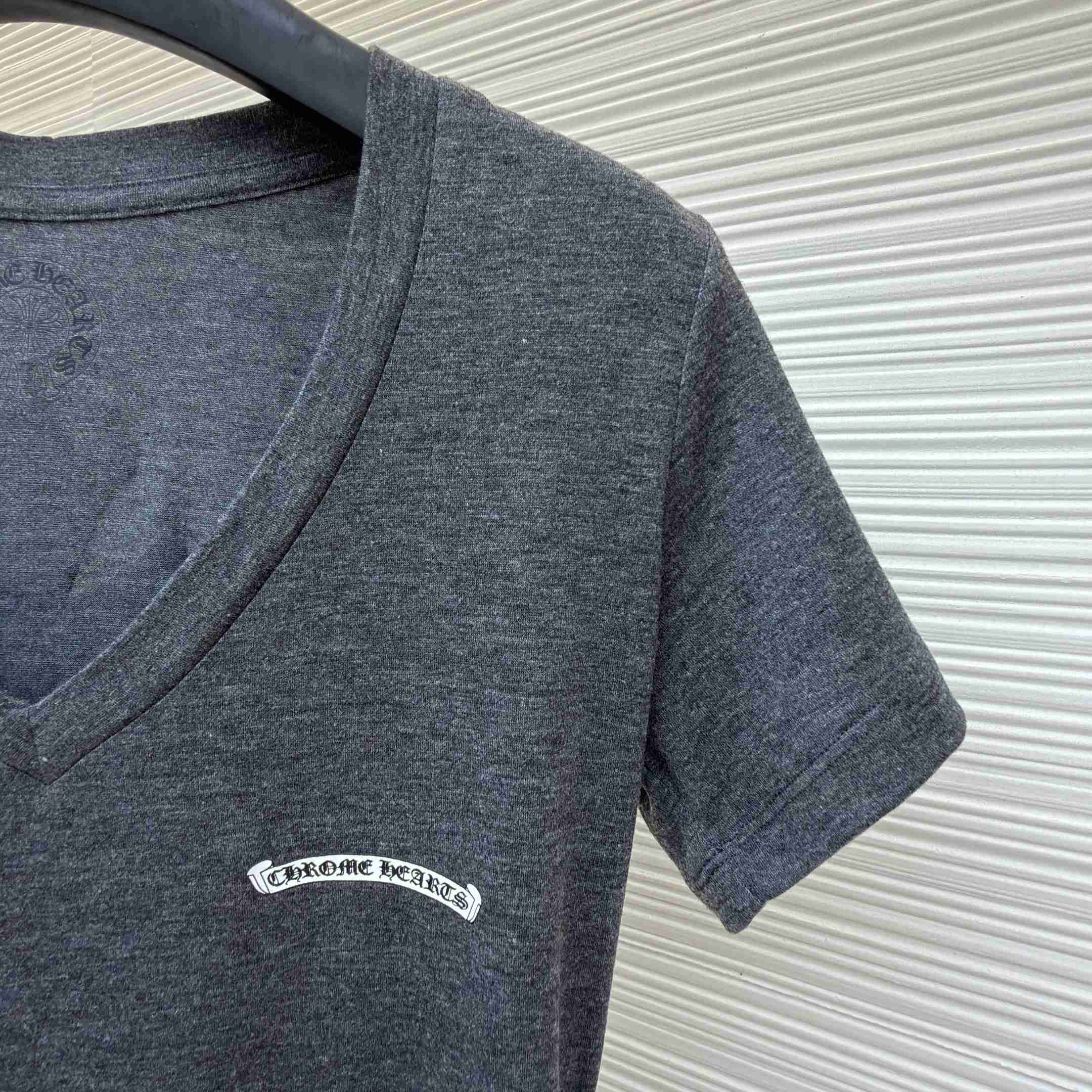 Chrome Hearts V Neck Cemetery Cross T-Shirt - DesignerGu