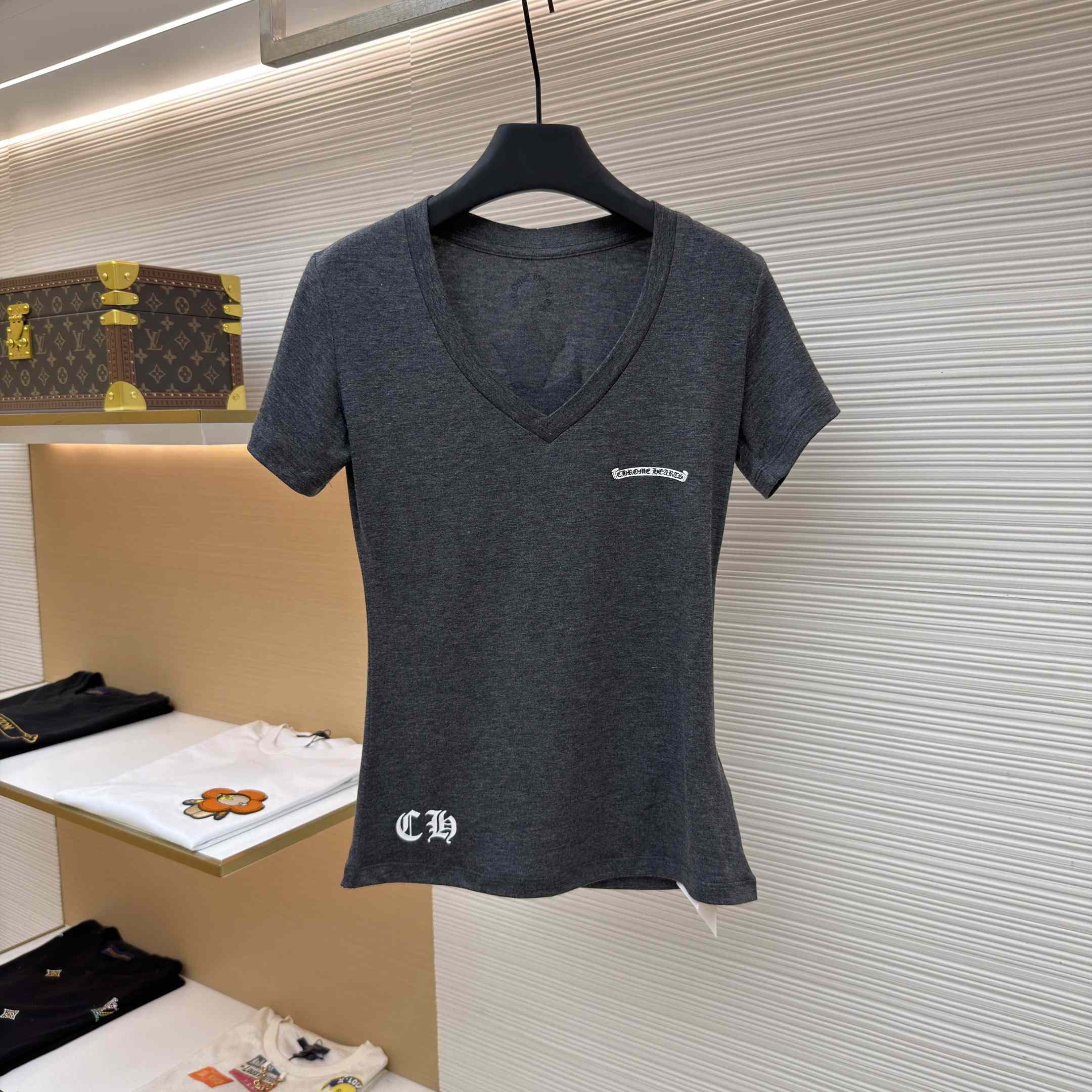 Chrome Hearts V Neck Cemetery Cross T-Shirt - DesignerGu