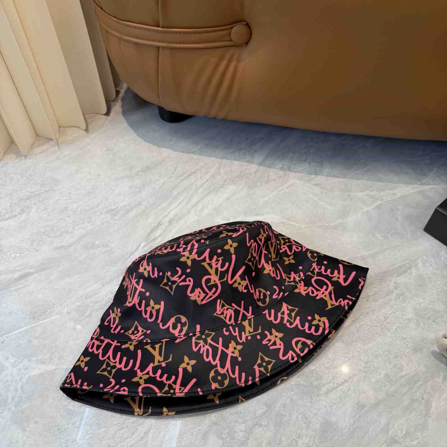 Louis Vuitton LV Script Bucket Hat  - DesignerGu