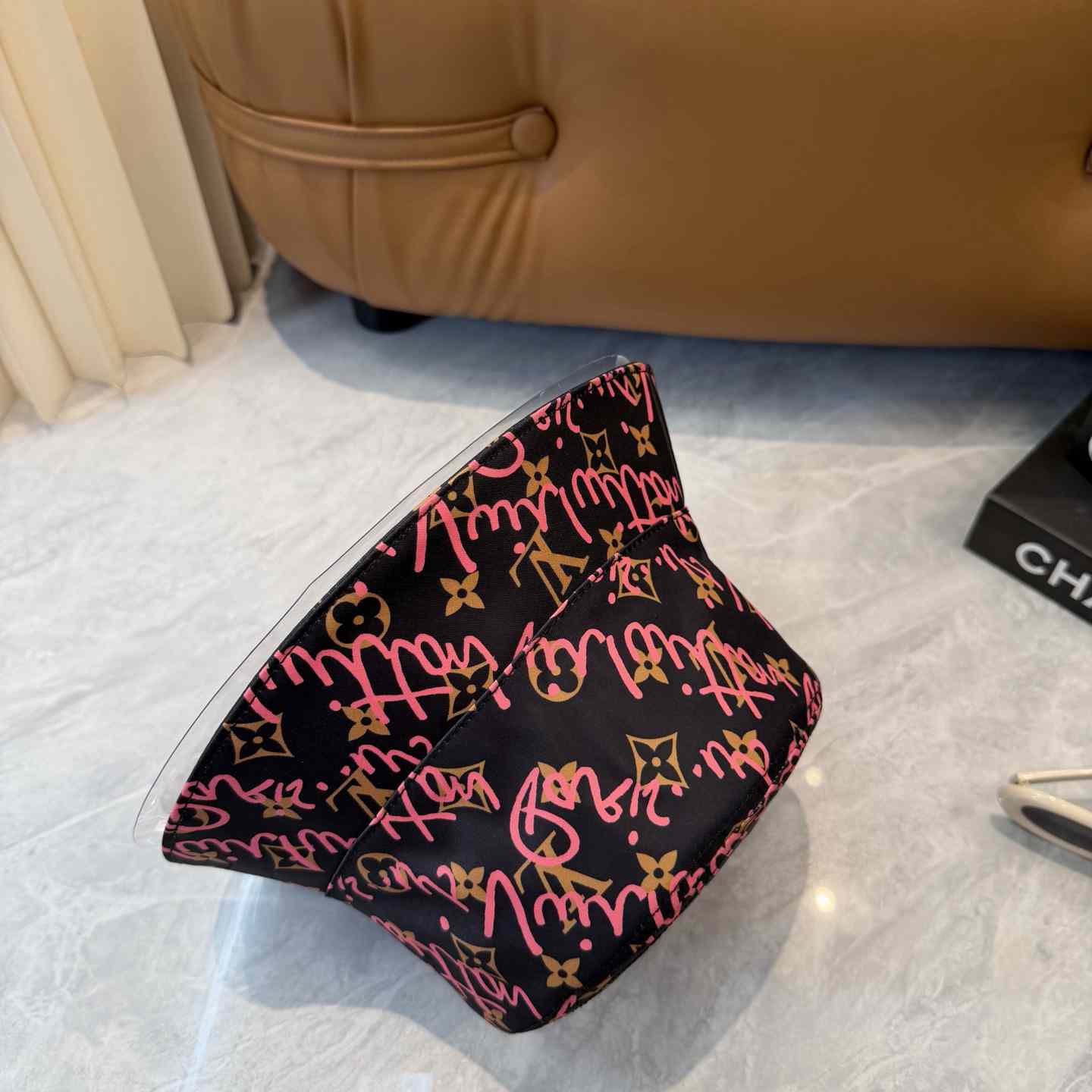 Louis Vuitton LV Script Bucket Hat  - DesignerGu