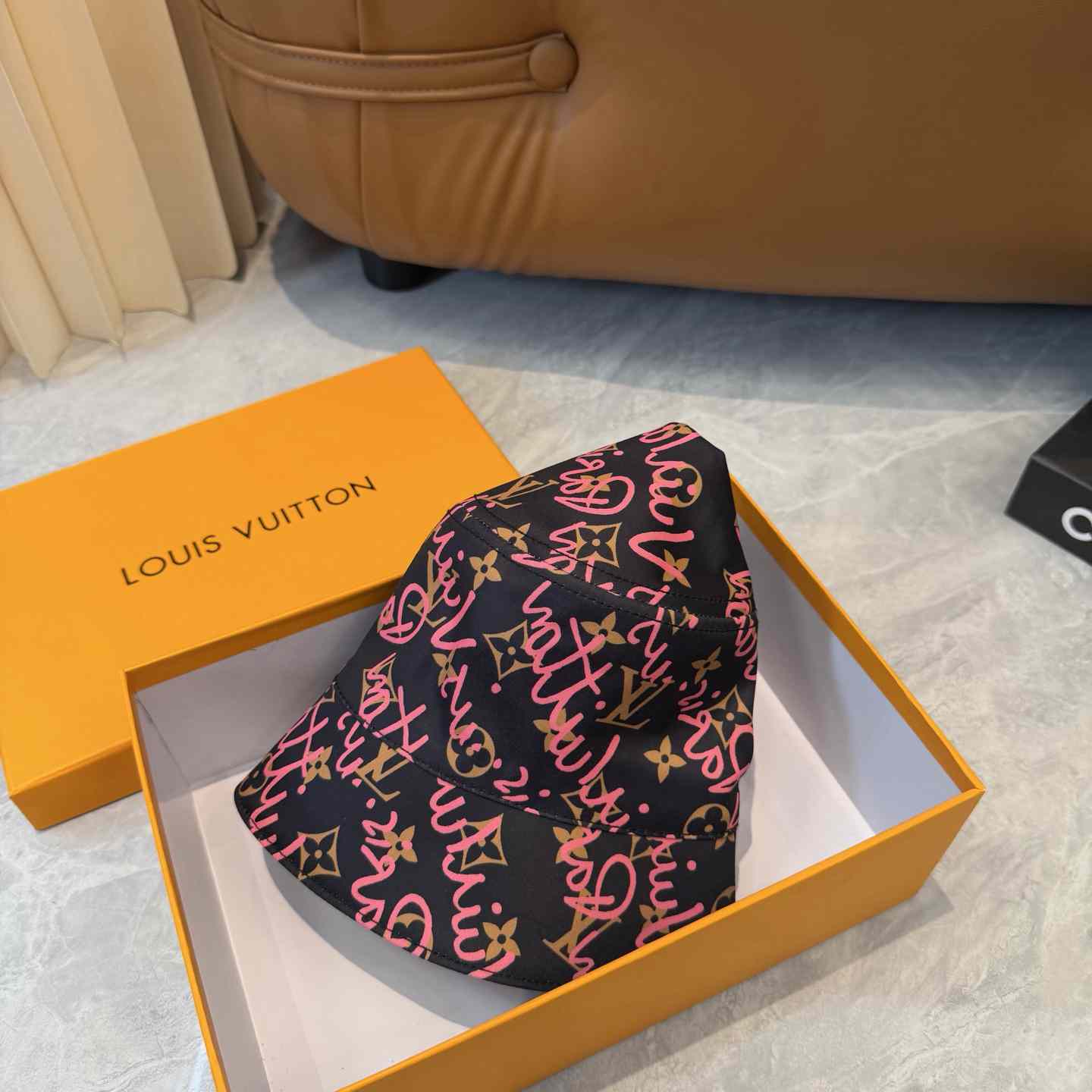 Louis Vuitton LV Script Bucket Hat  - DesignerGu