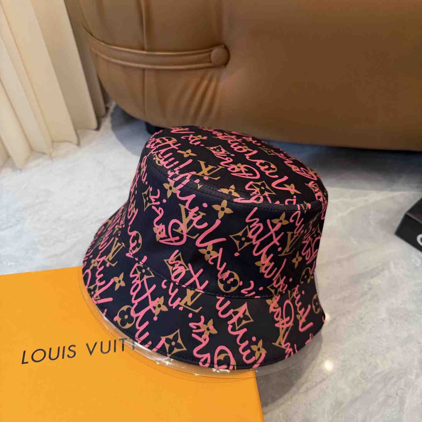 Louis Vuitton LV Script Bucket Hat  - DesignerGu