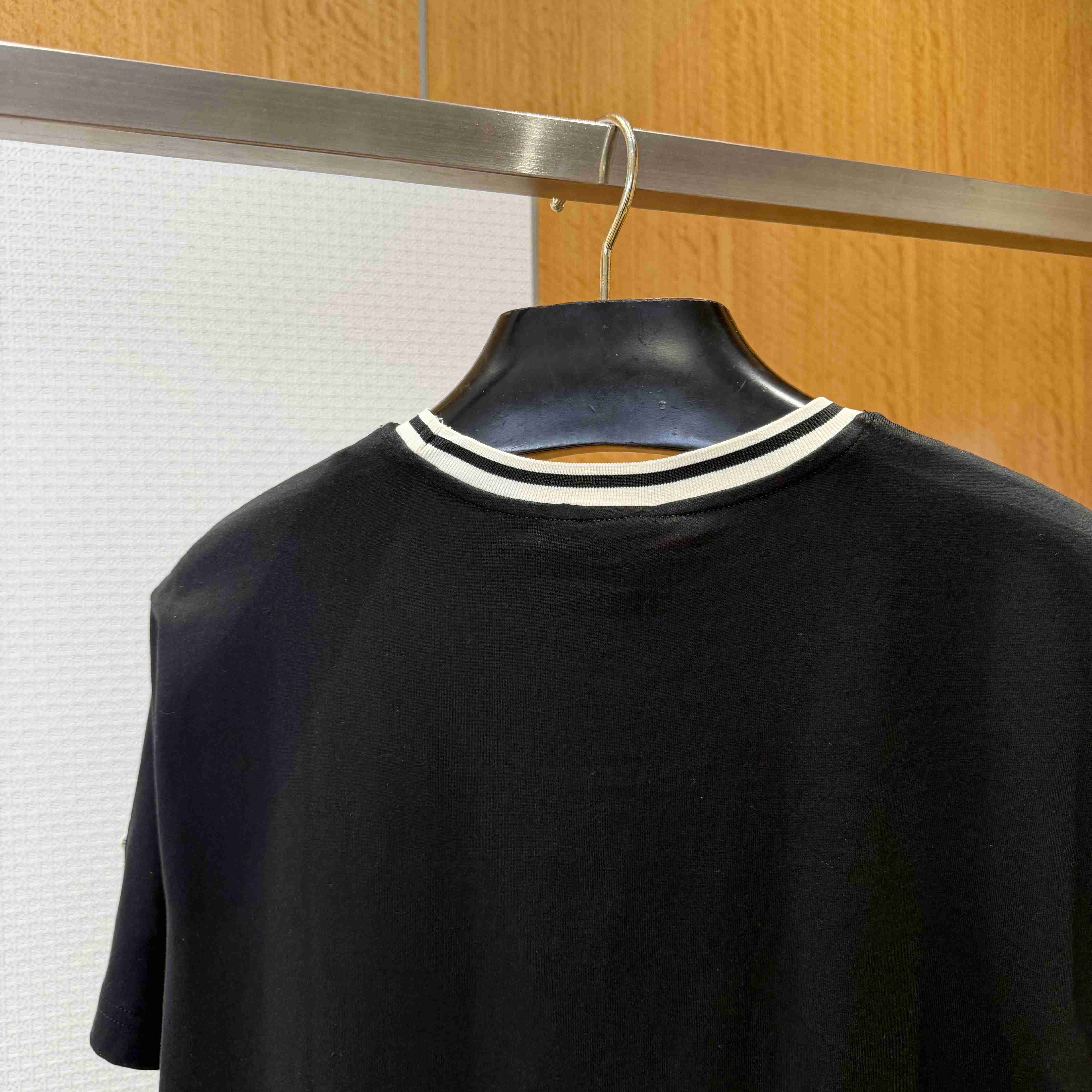 Moncler MonDuck Logo Patch Cotton T-Shirt - DesignerGu