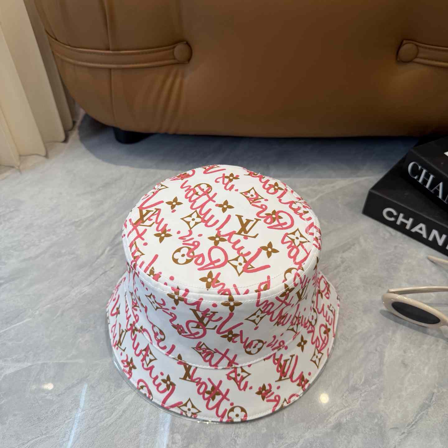 Louis Vuitton LV Script Bucket Hat  - DesignerGu