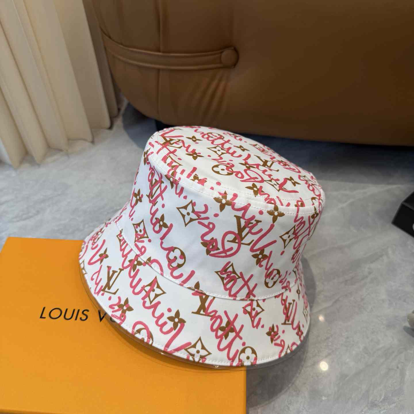 Louis Vuitton LV Script Bucket Hat  - DesignerGu