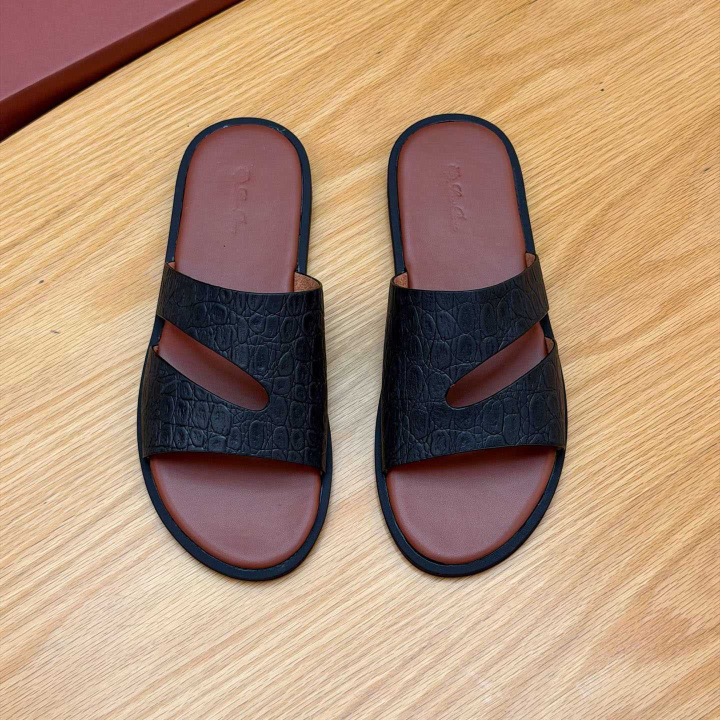 Loro Piana Pilat Plain Walk Sandal - DesignerGu