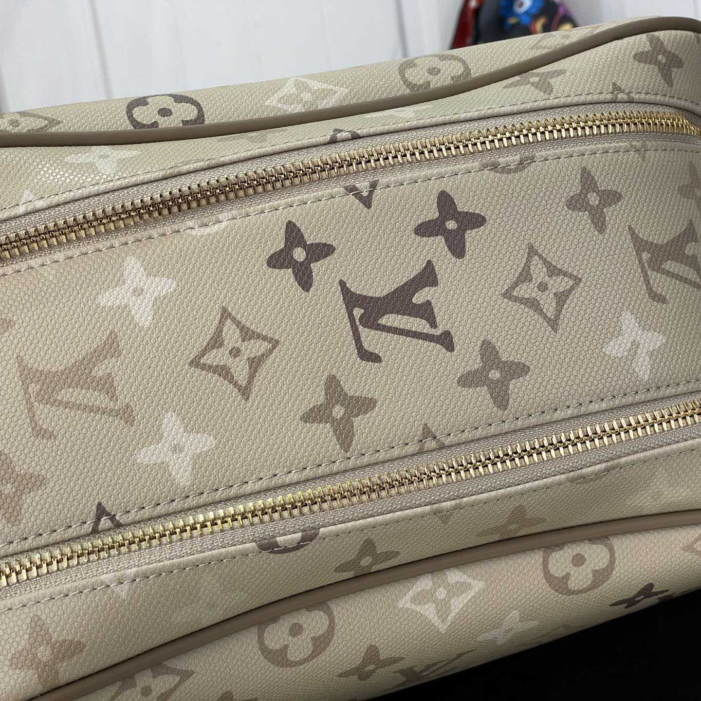 Louis Vuitton Dopp Kit  M29161 - DesignerGu