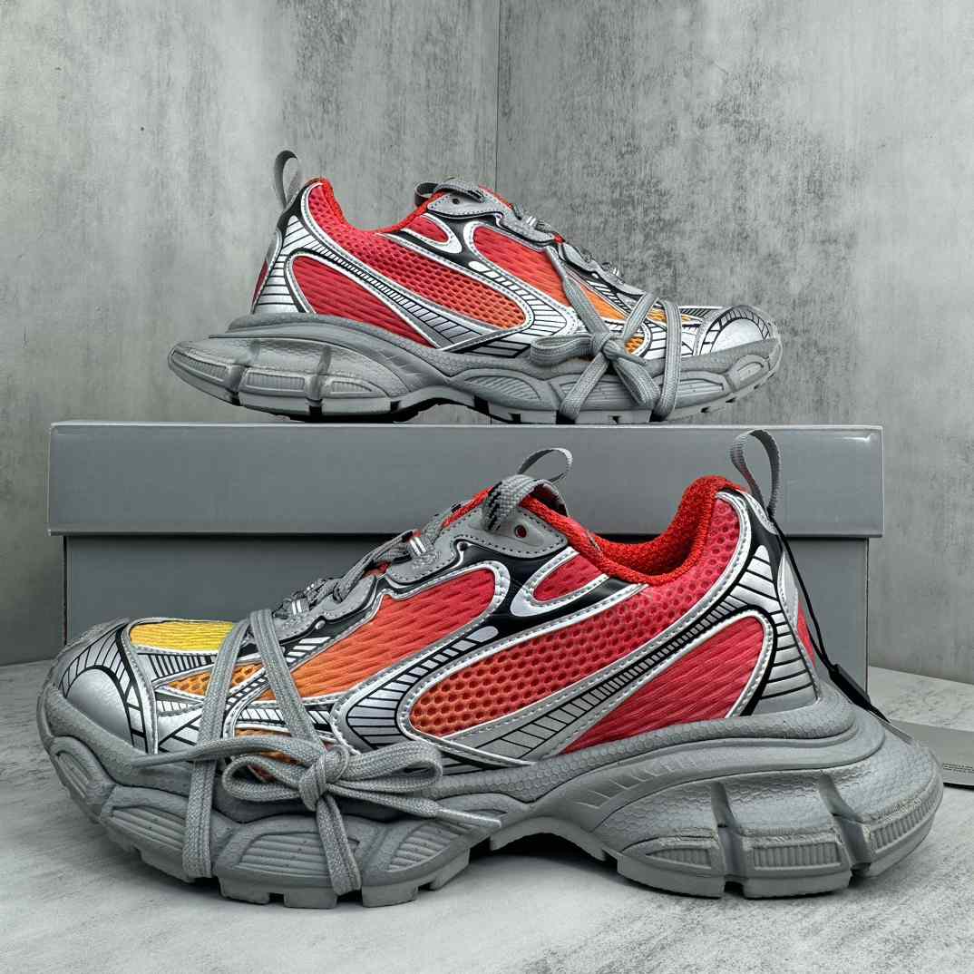 Balenciaga  3xl Gradient Sneaker  - DesignerGu