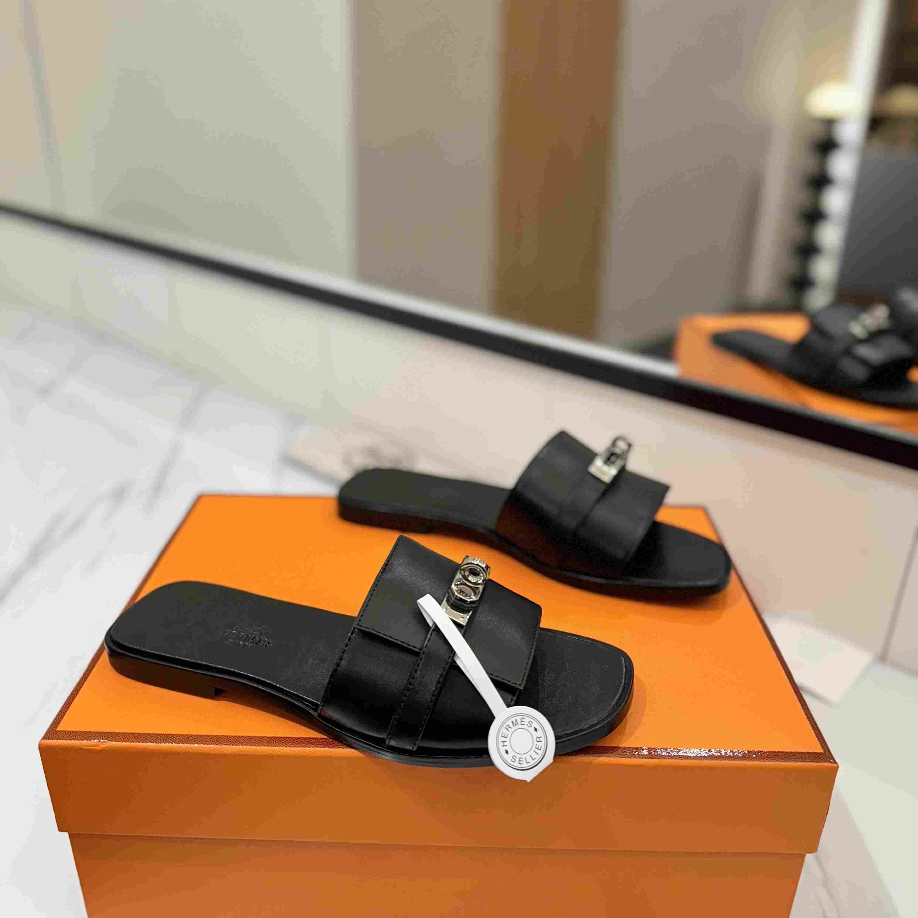 Hermes Giulia Sandal - DesignerGu