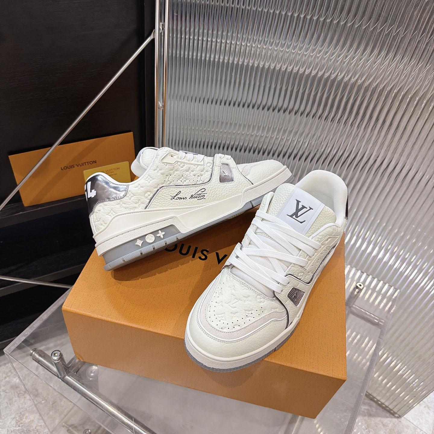 Louis Vuitton LV Trainer Sneaker 1AKCKV - DesignerGu