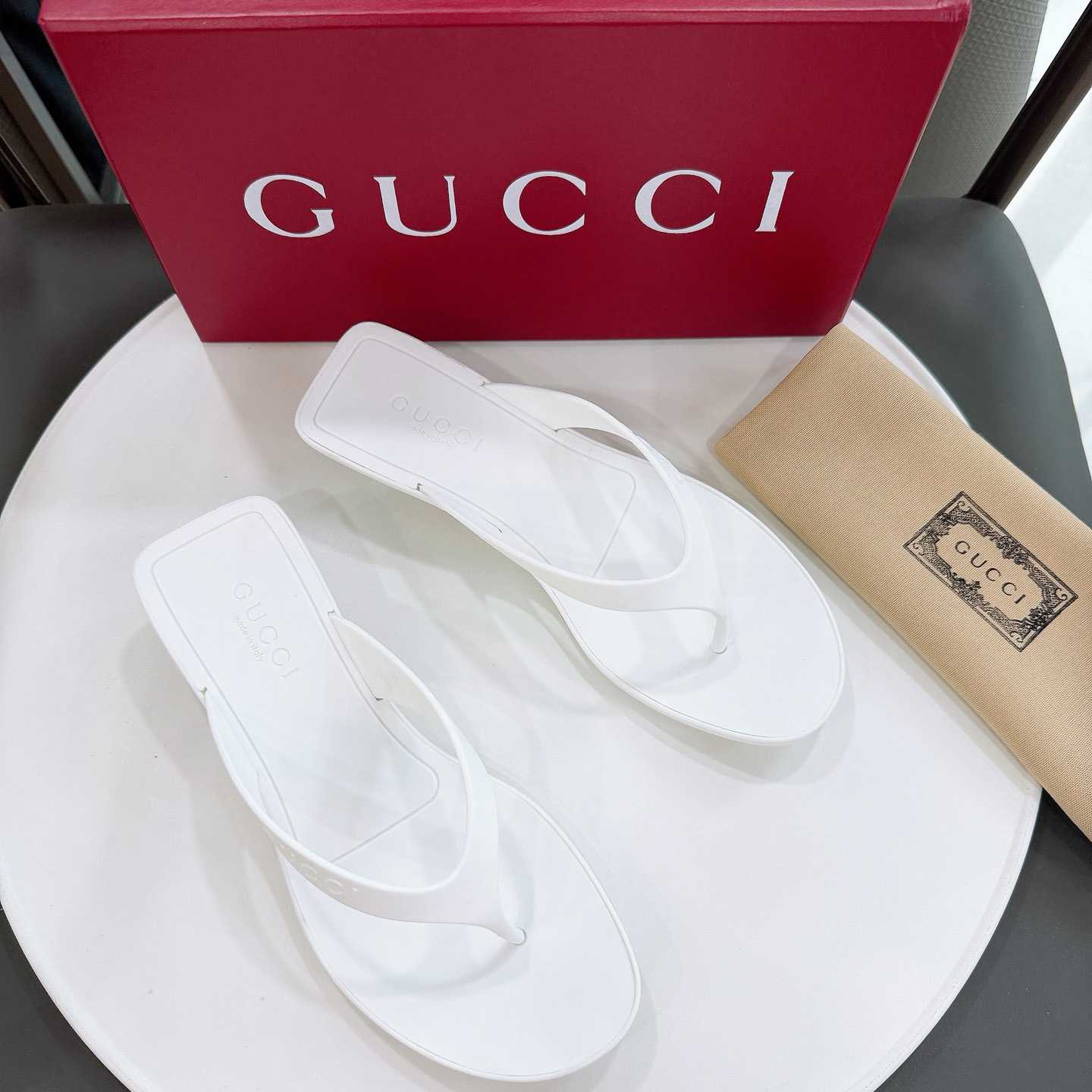 Gucci Vittoria Thong - DesignerGu