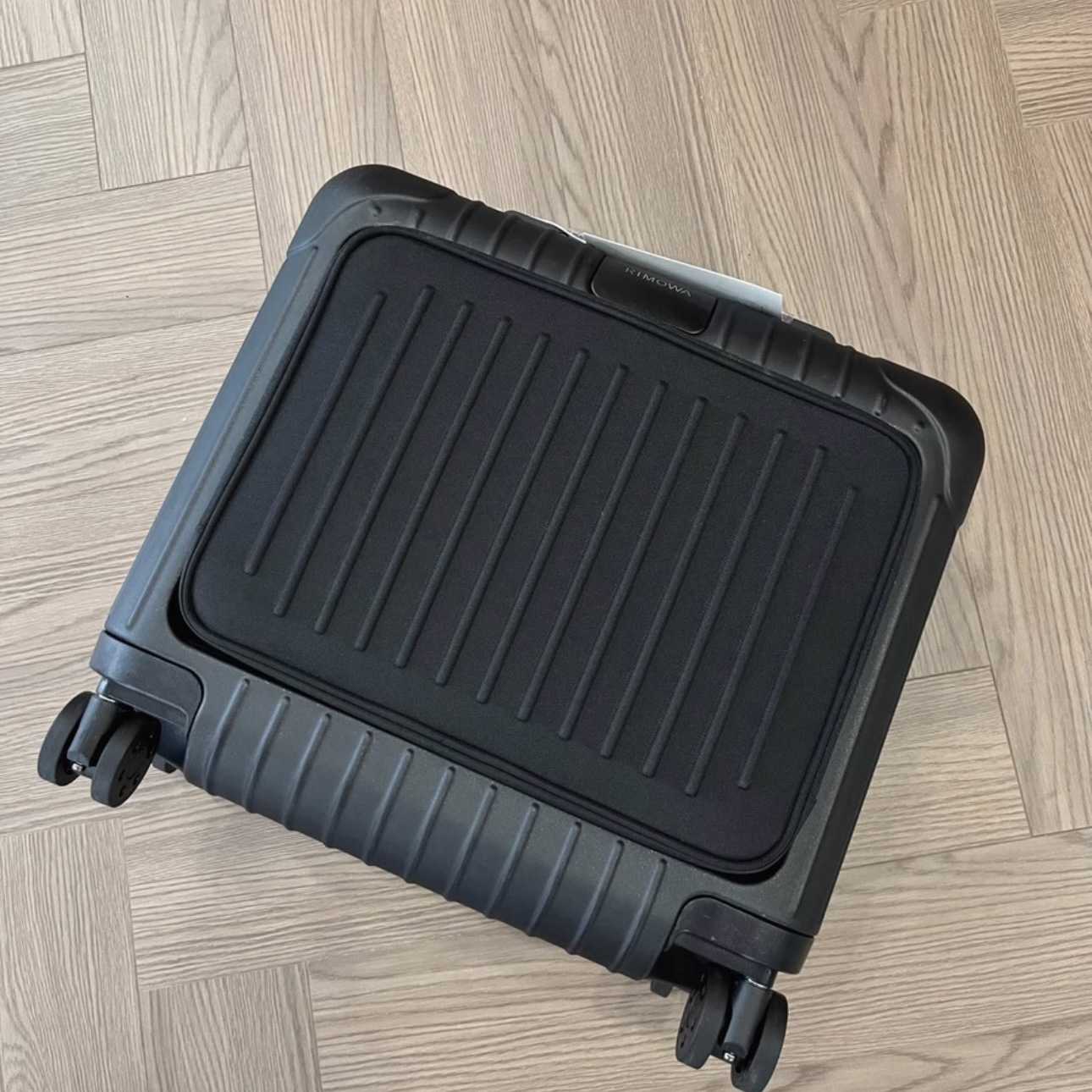 Rimowa Compact  - DesignerGu