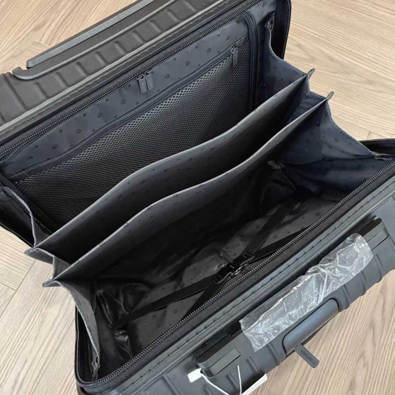 Rimowa Compact  - DesignerGu