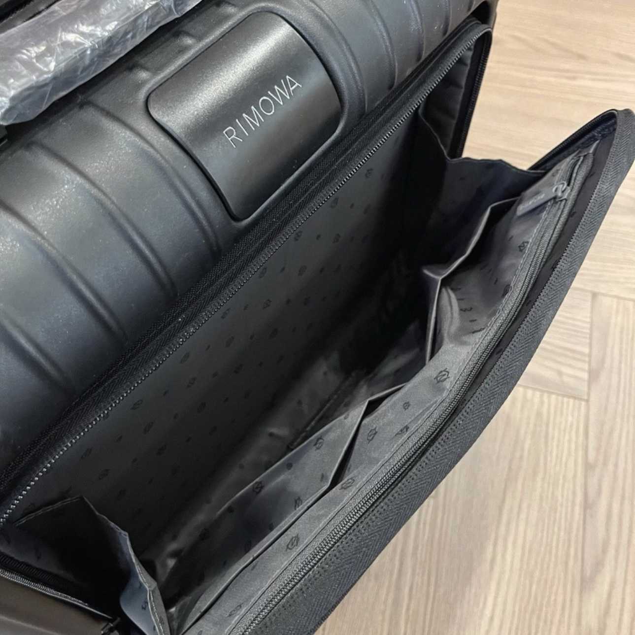 Rimowa Compact  - DesignerGu