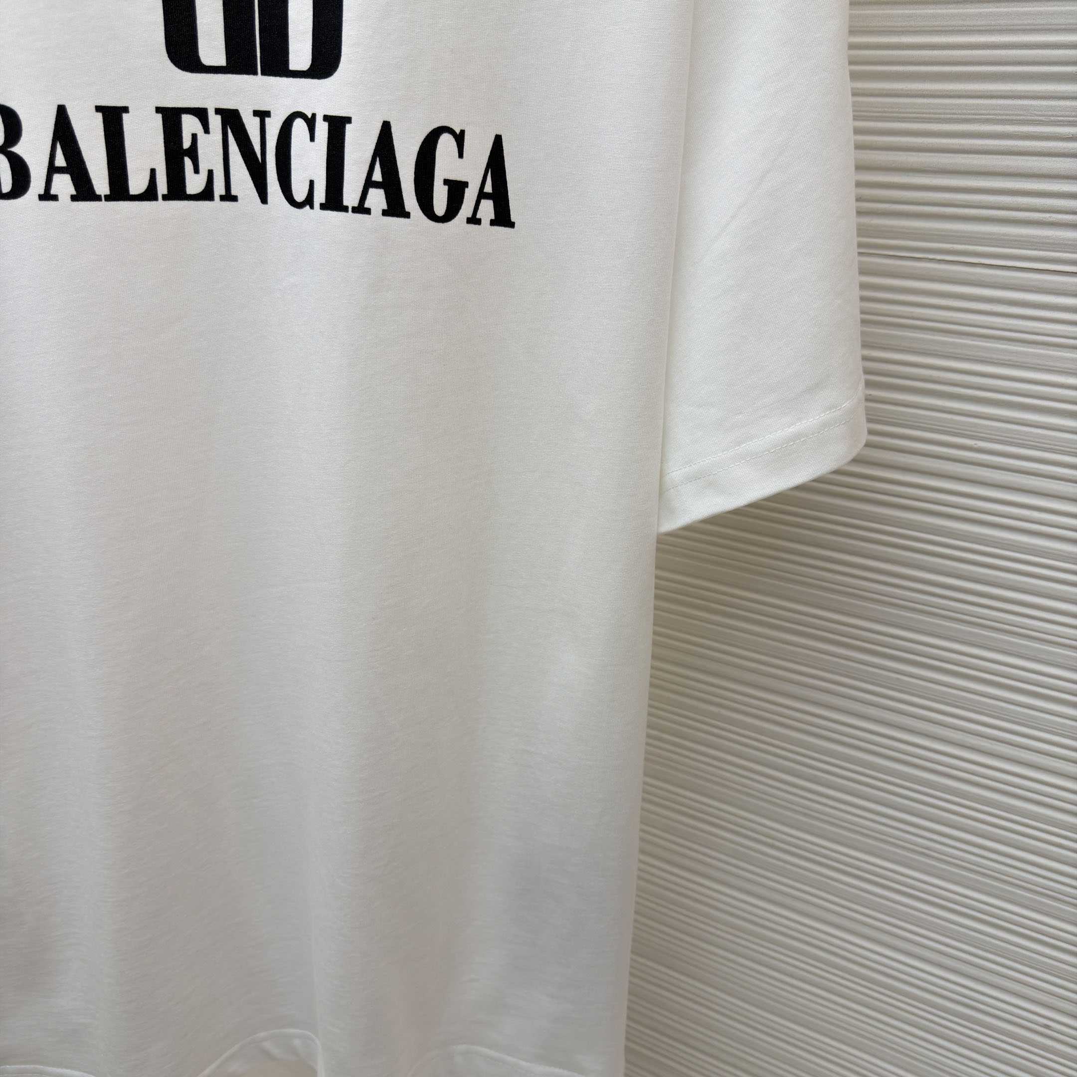 Balenciaga  Nano BB Logo Oversized T-Shirt - DesignerGu