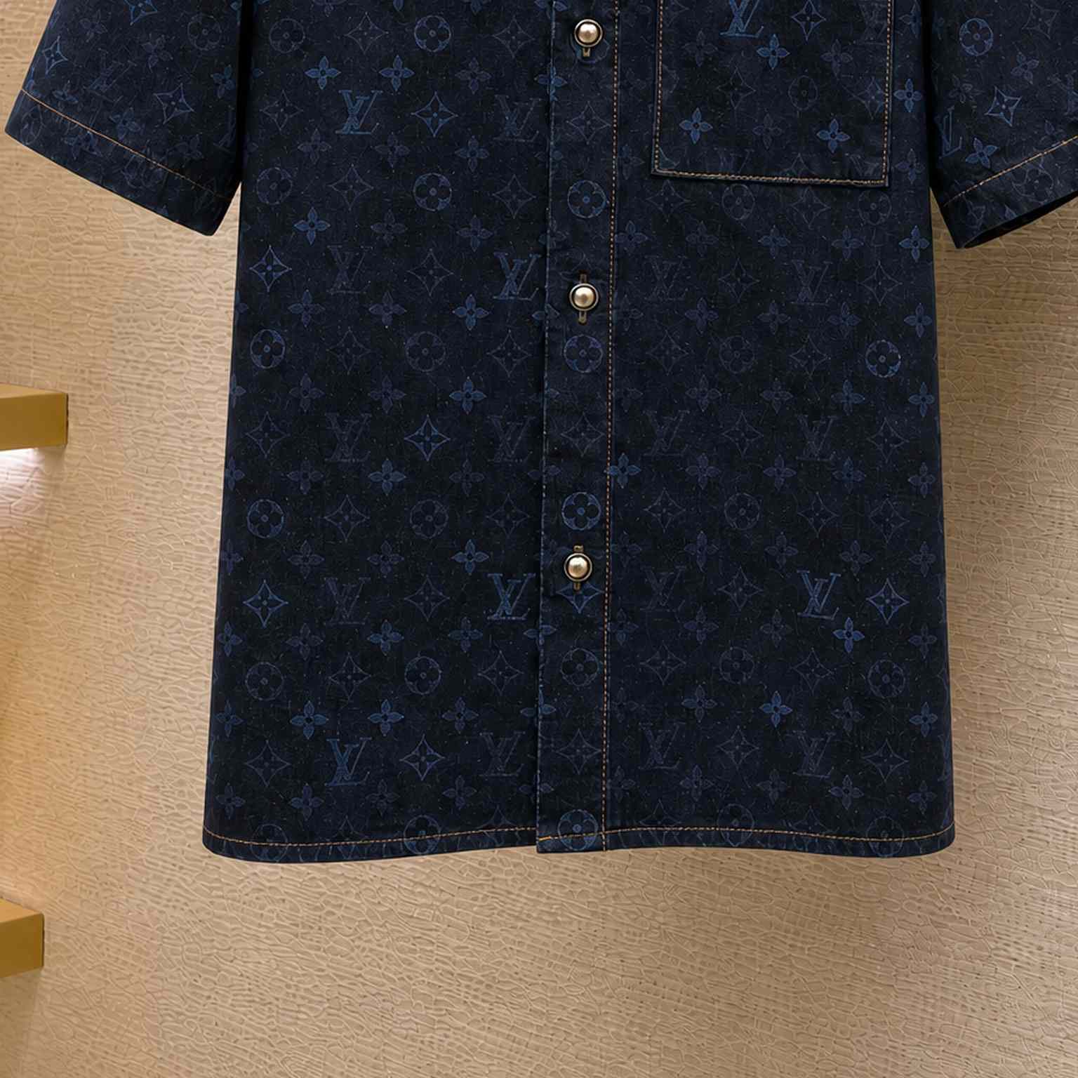 Louis Vuitton Monogram Denim Short-Sleeved Shirt 1AK7C6 - DesignerGu