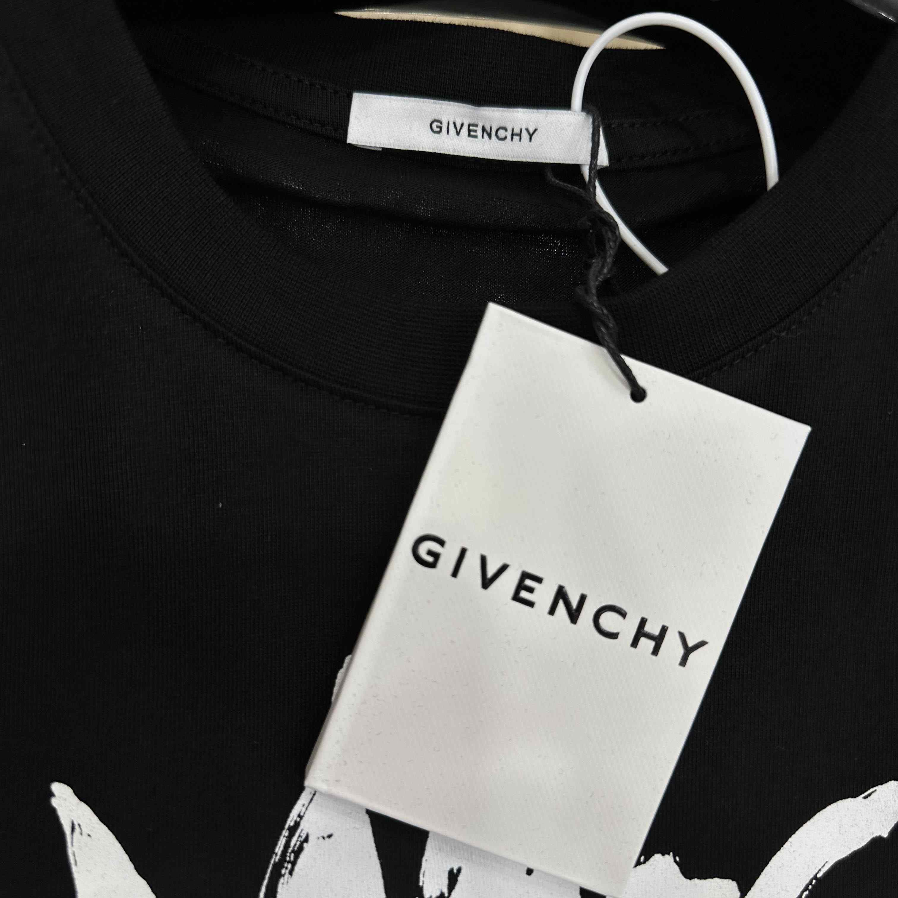 Givenchy T-Shirt in Cotton with Sunflower Print - DesignerGu