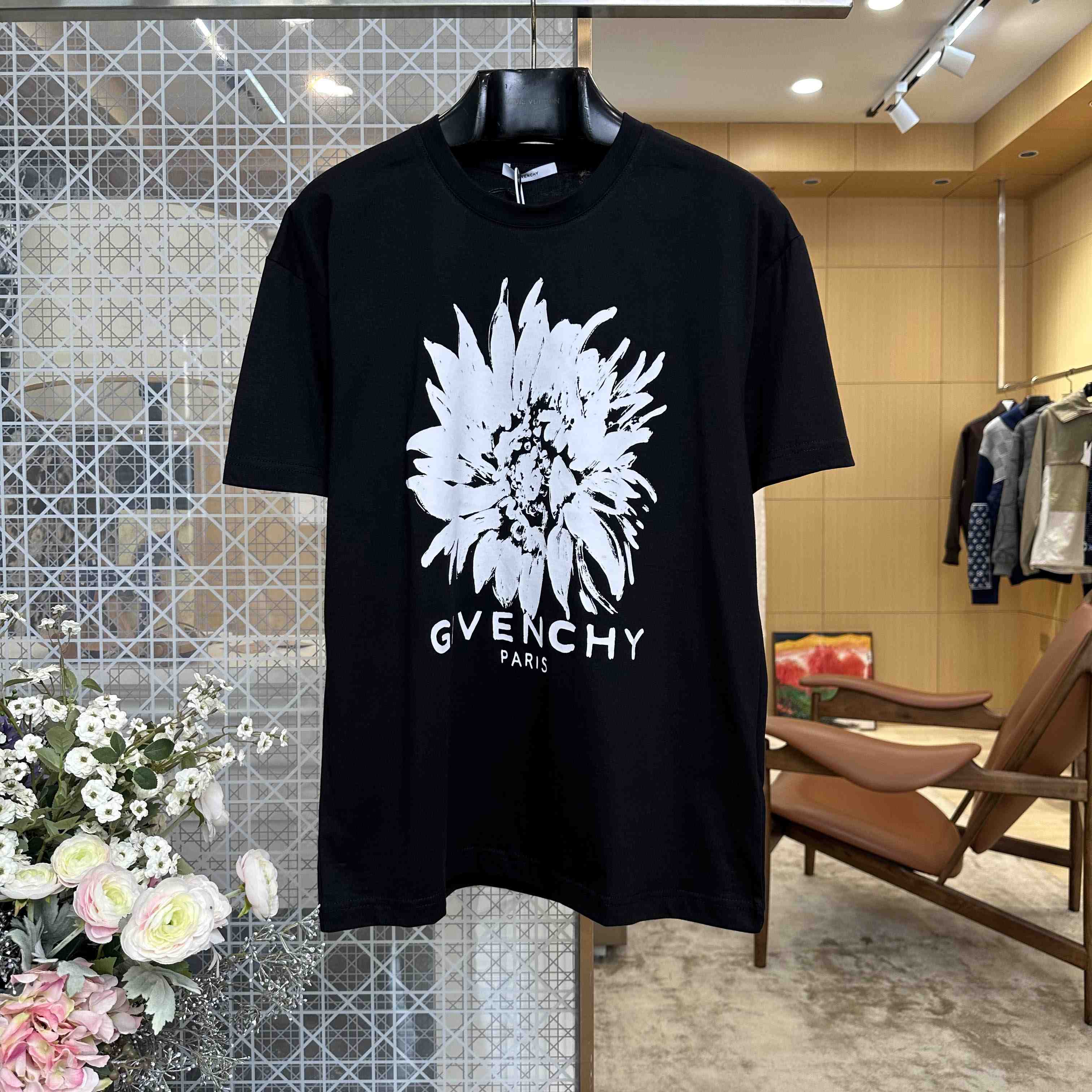 Givenchy T-Shirt in Cotton with Sunflower Print - DesignerGu