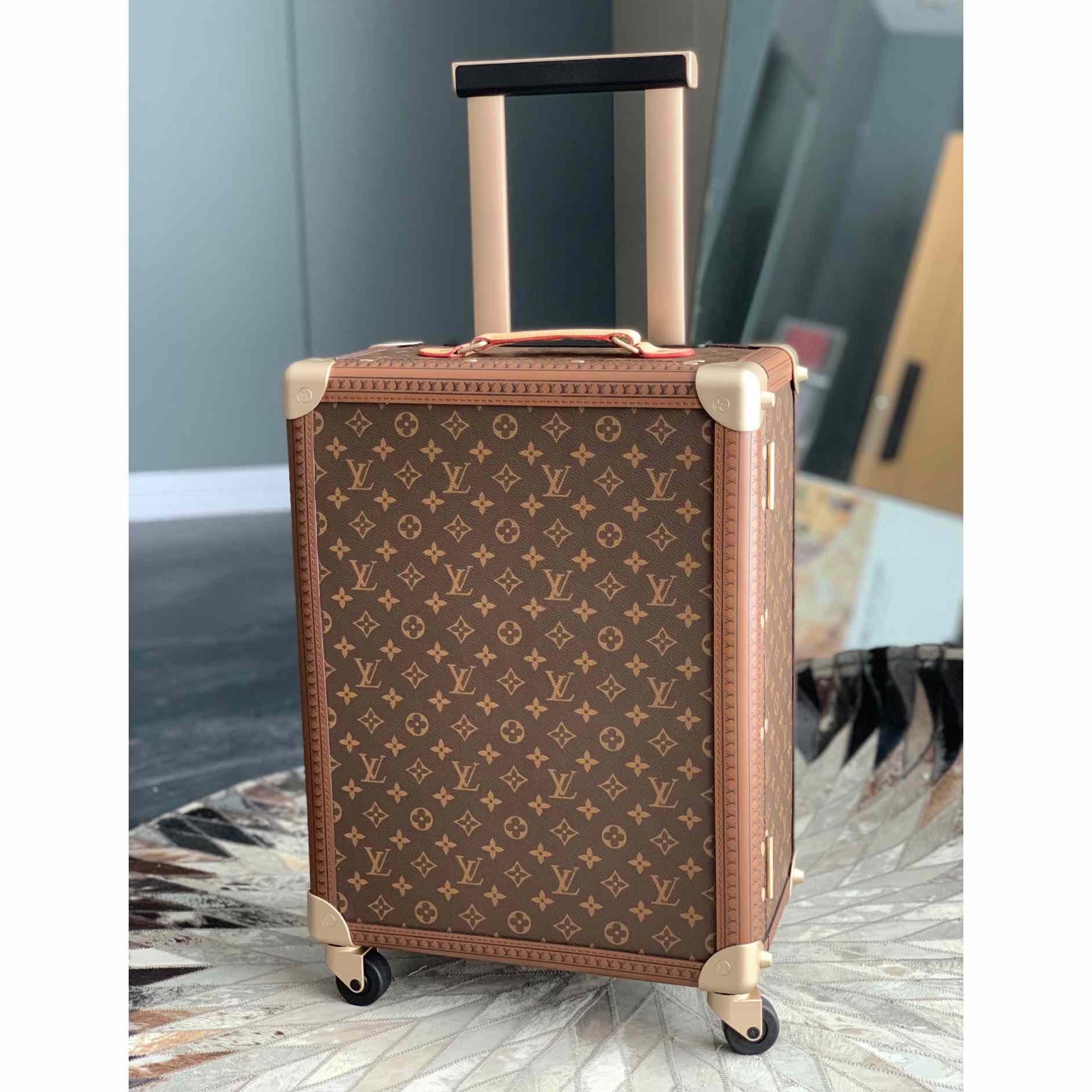 Louis Vuitton Rolling Trunk M20212 - DesignerGu