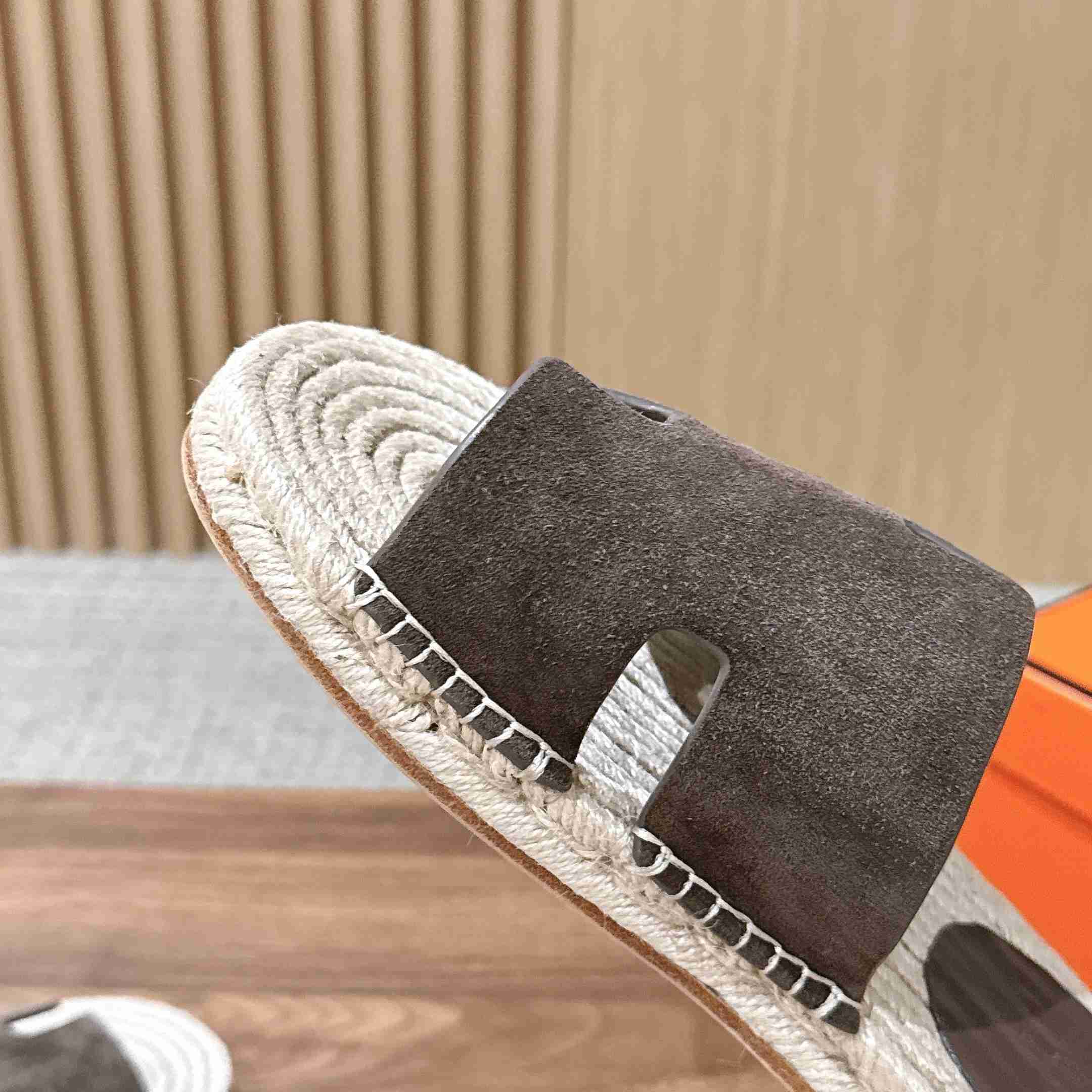 Hermes  Antigua Espadrille - DesignerGu