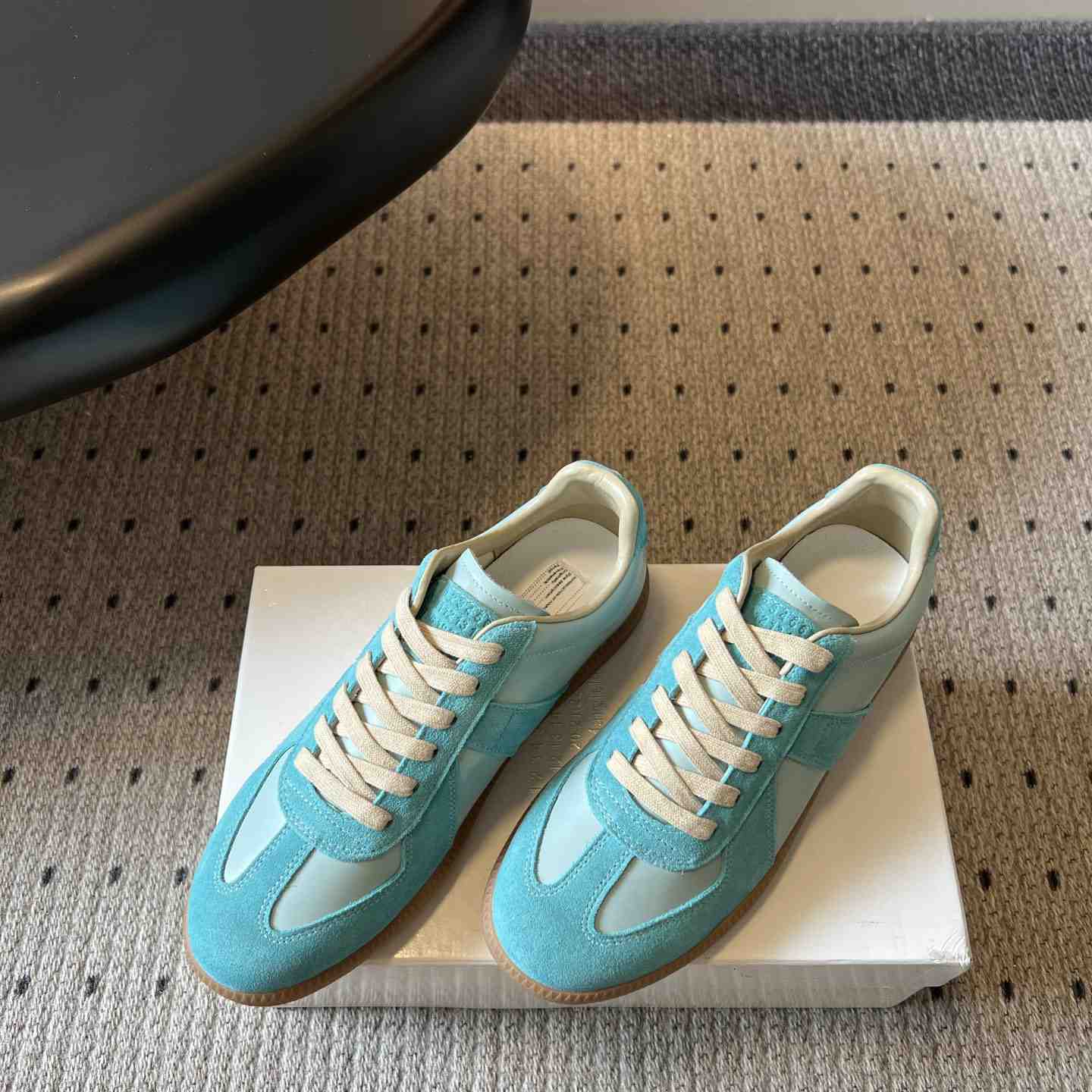 Maison Margiela Replica Sneakers - DesignerGu