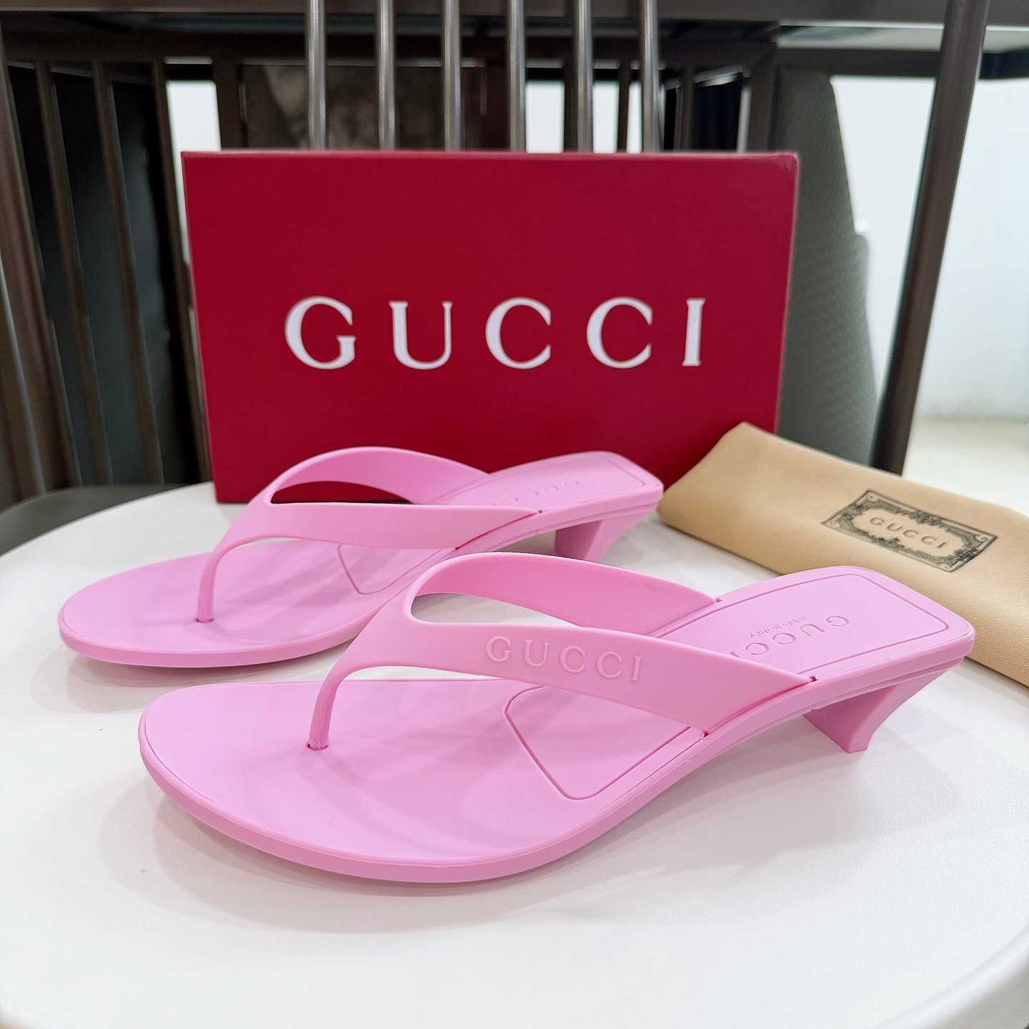 Gucci Vittoria Thong - DesignerGu