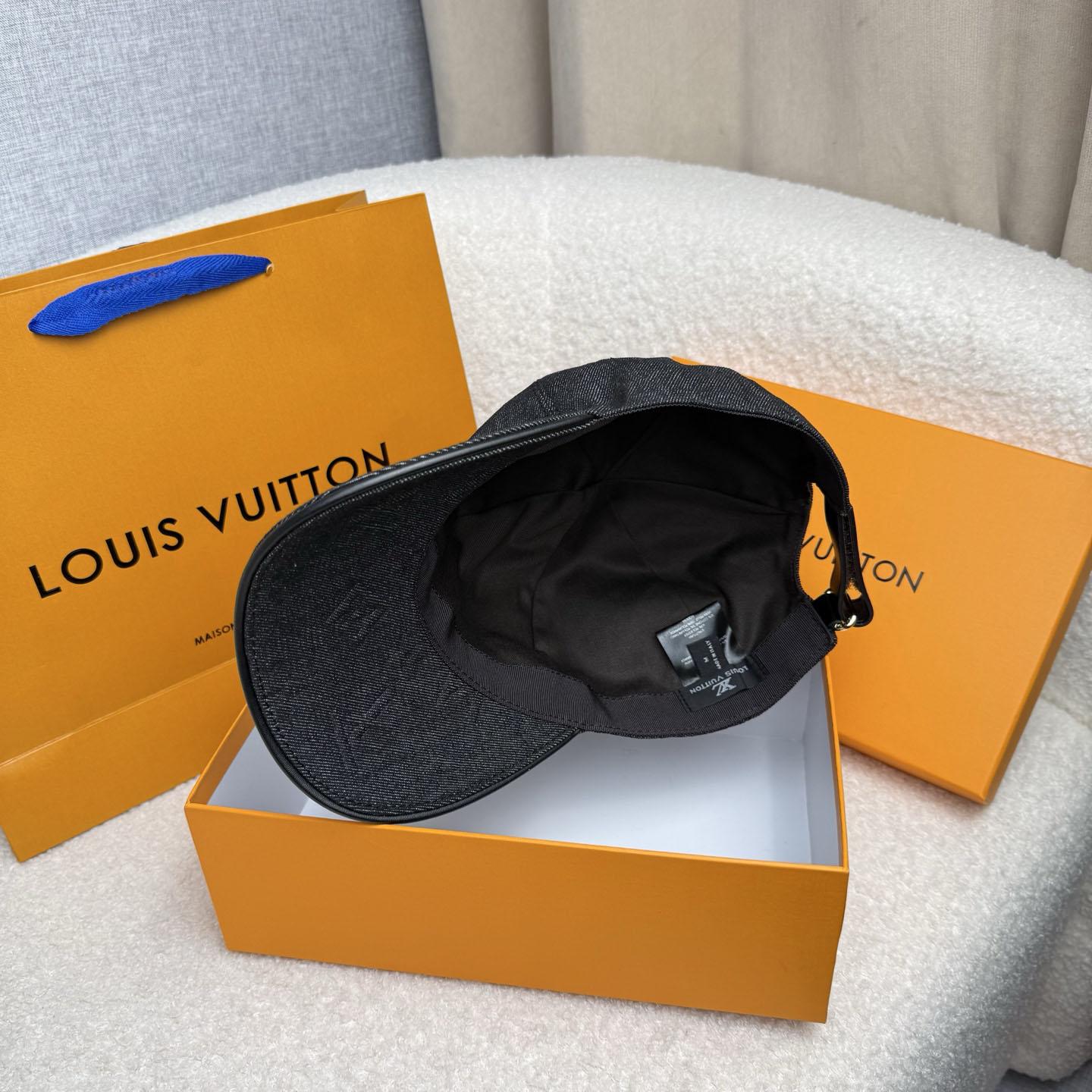 Louis Vuitton Monogram Essential Cap - DesignerGu