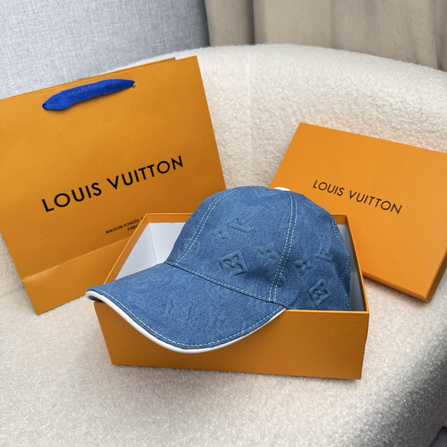Louis Vuitton Monogram Essential Cap - DesignerGu