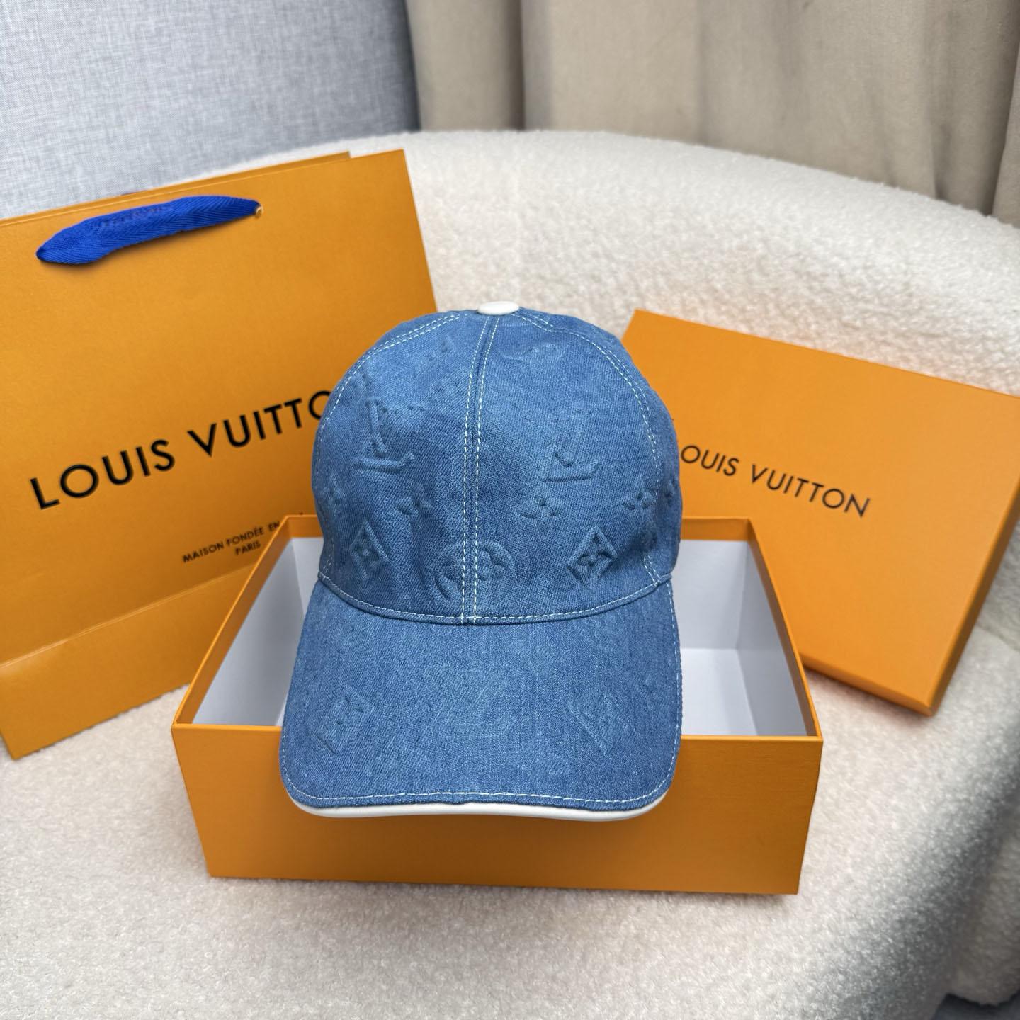 Louis Vuitton Monogram Essential Cap - DesignerGu
