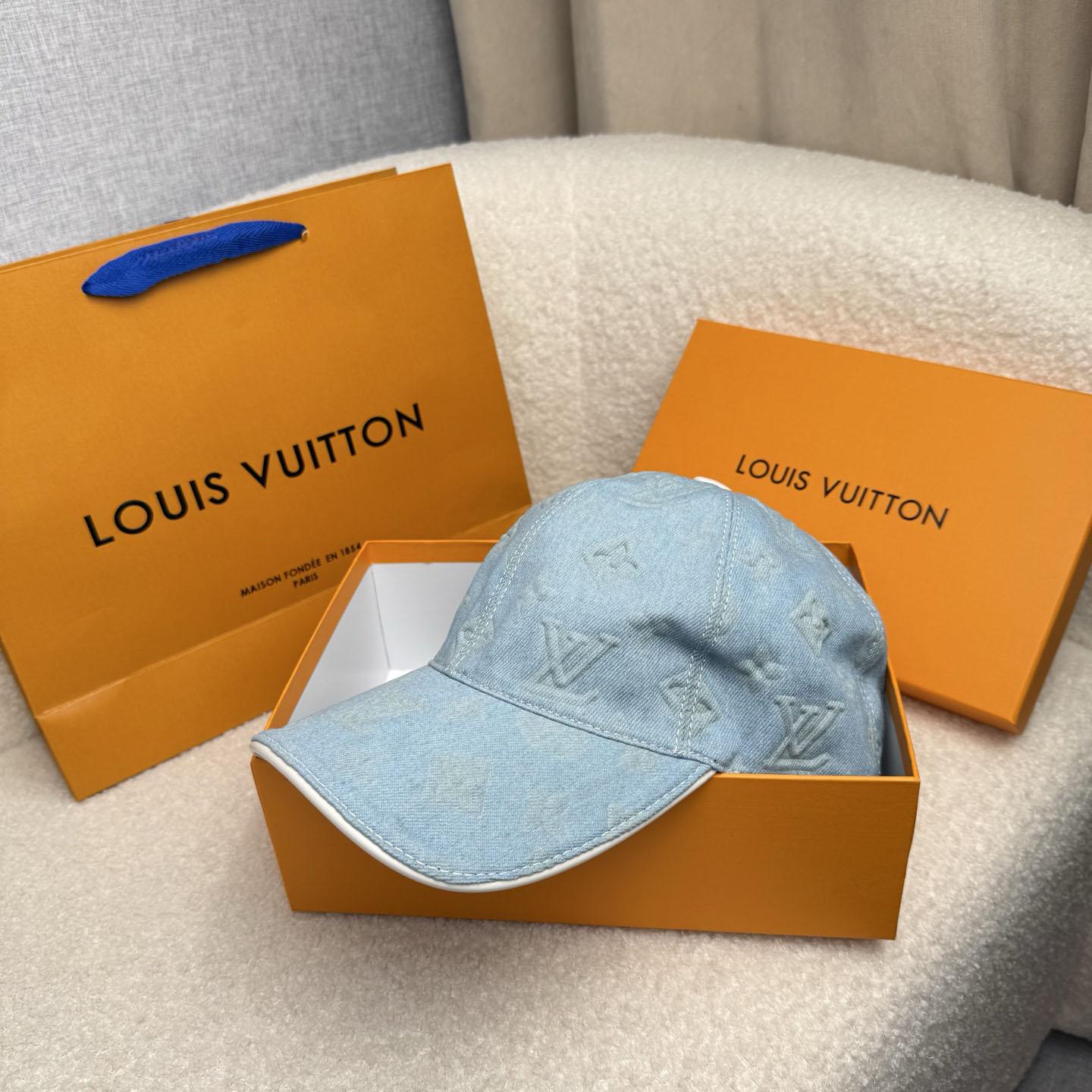 Louis Vuitton Monogram Essential Cap - DesignerGu