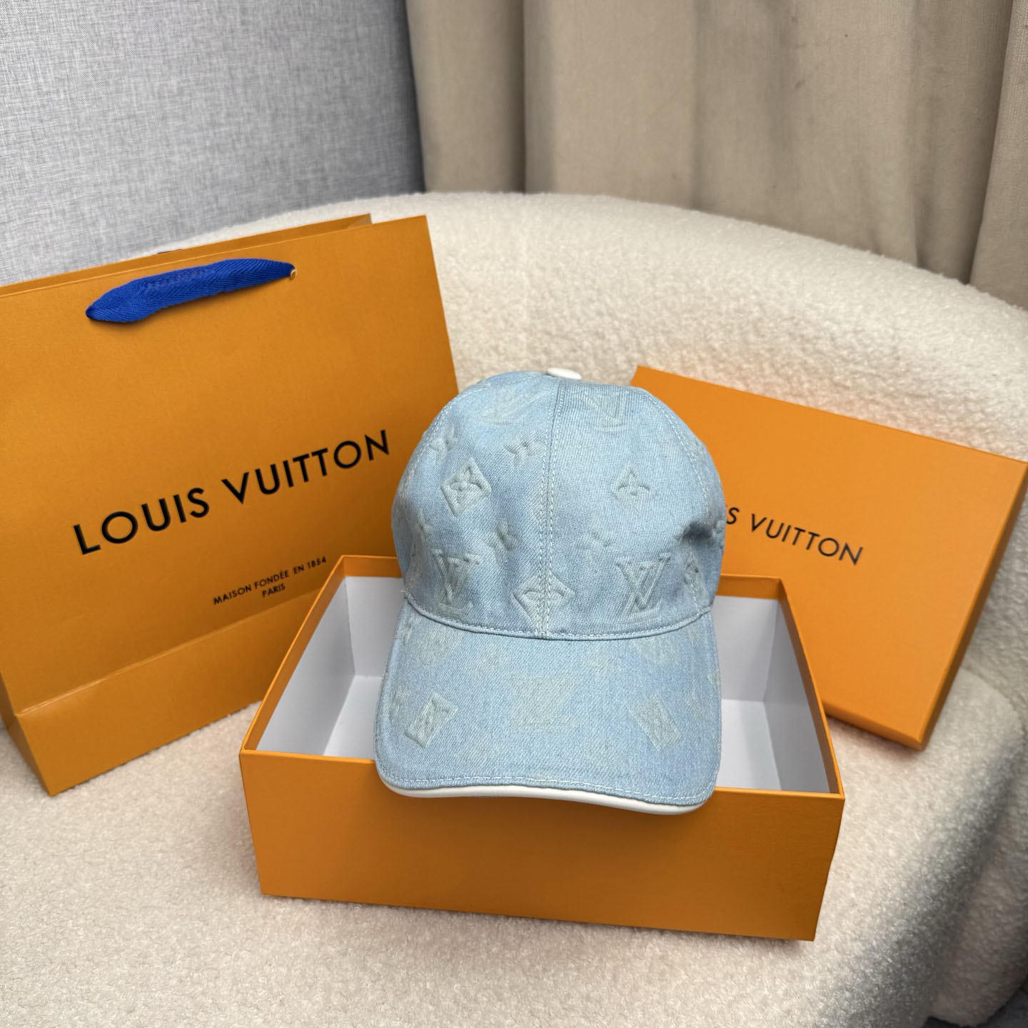Louis Vuitton Monogram Essential Cap - DesignerGu