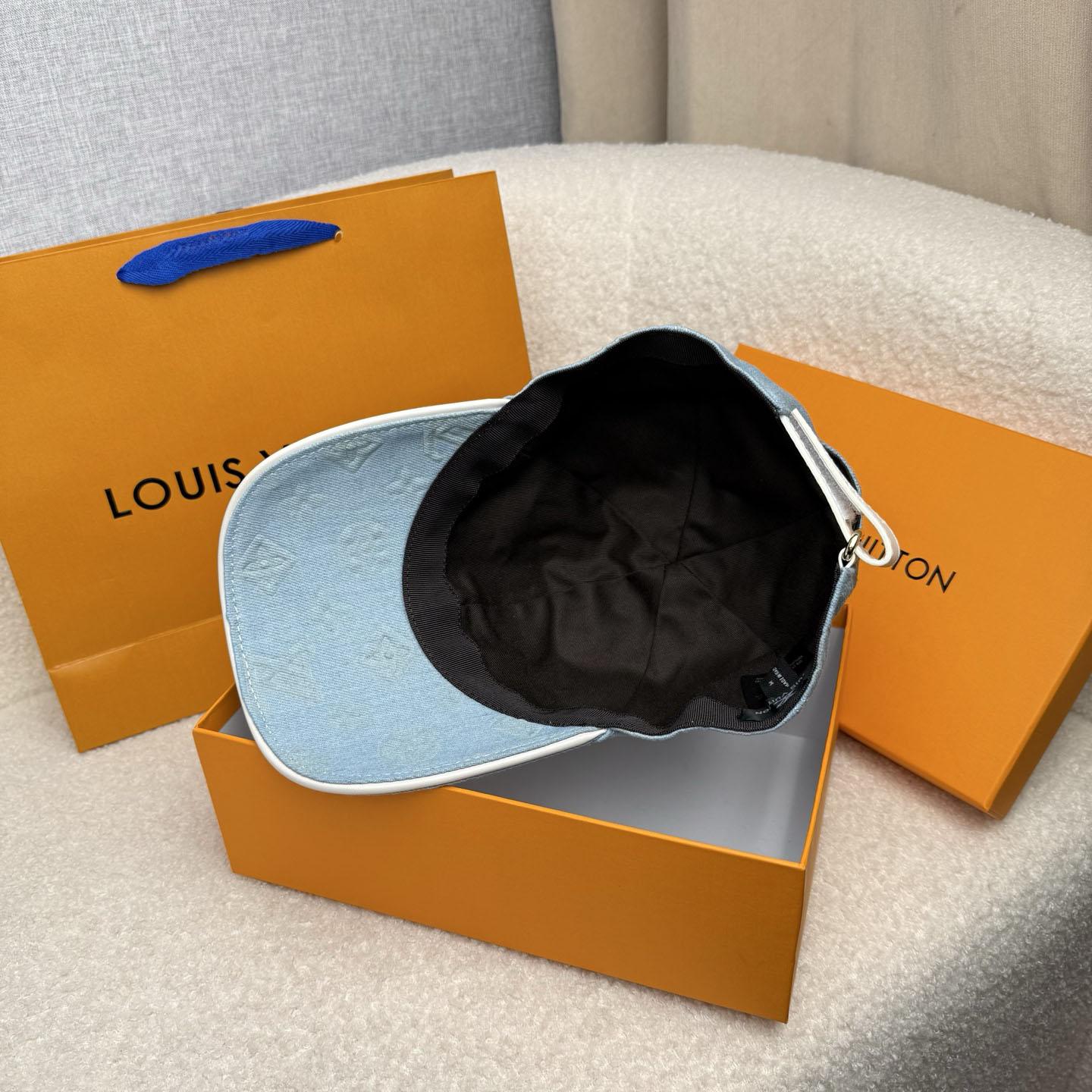 Louis Vuitton Monogram Essential Cap - DesignerGu