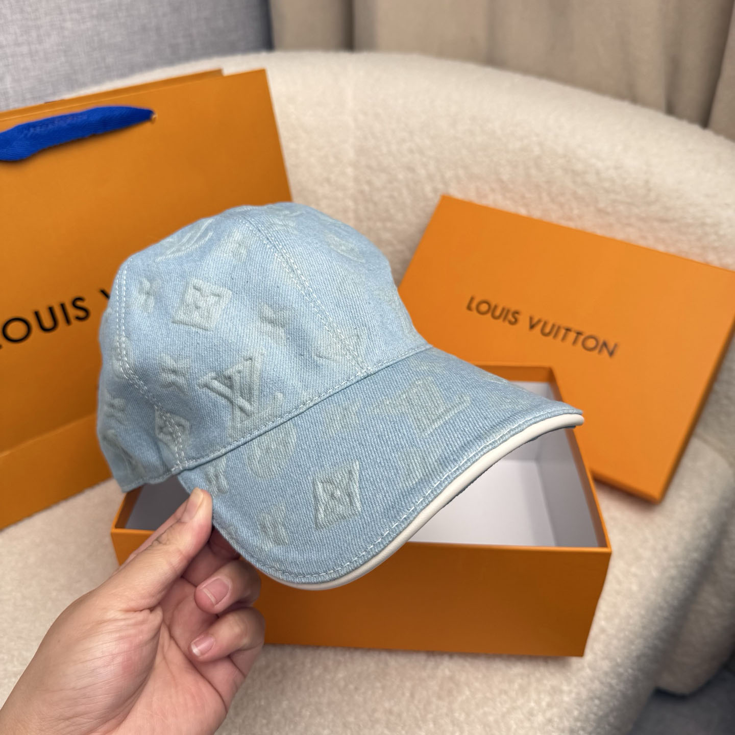 Louis Vuitton Monogram Essential Cap - DesignerGu