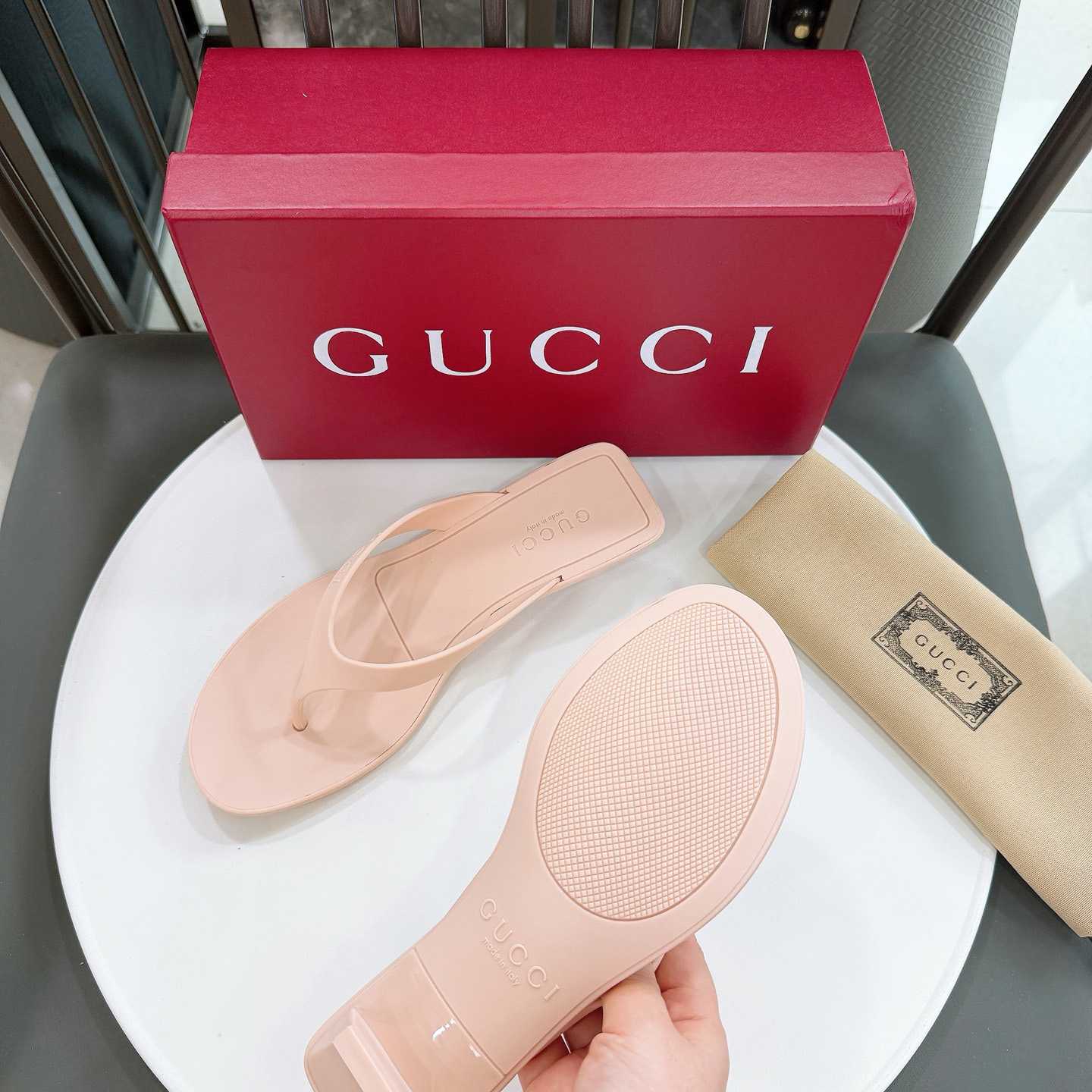Gucci Vittoria Thong - DesignerGu