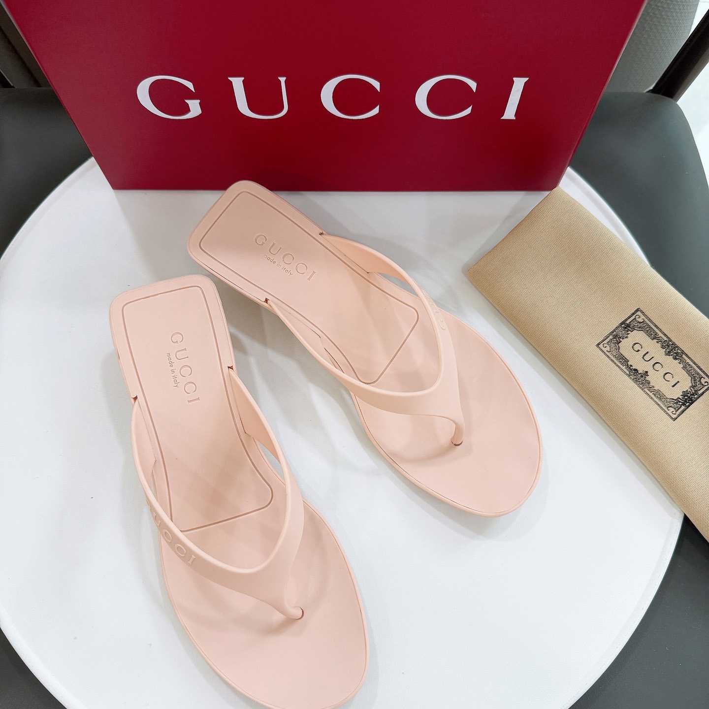 Gucci Vittoria Thong - DesignerGu